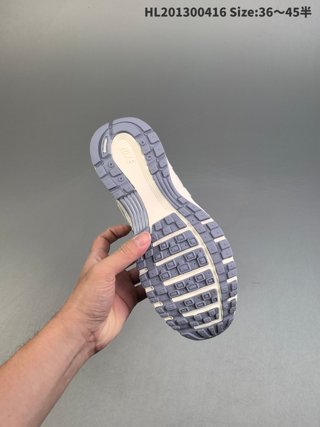 50$ dh Nike P-6000 Metallic Silver half size 36-45 92568035501 MZ275 gallery