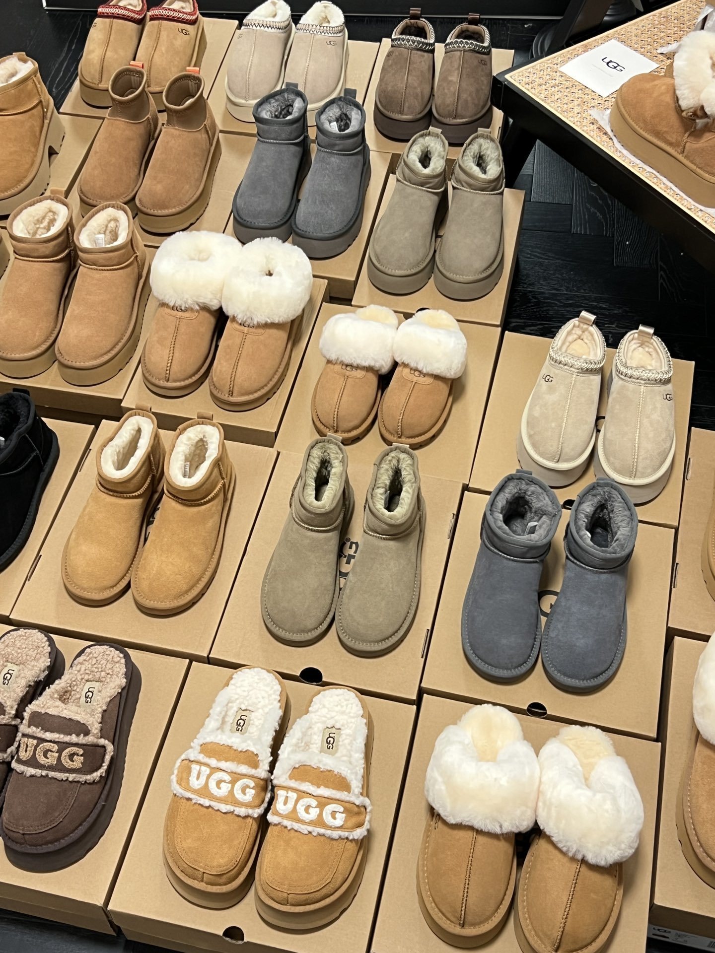 50$ new_dh Top Quality UGG Boot Leather Wool Size 35-40 52251035964 JDS324 gallery