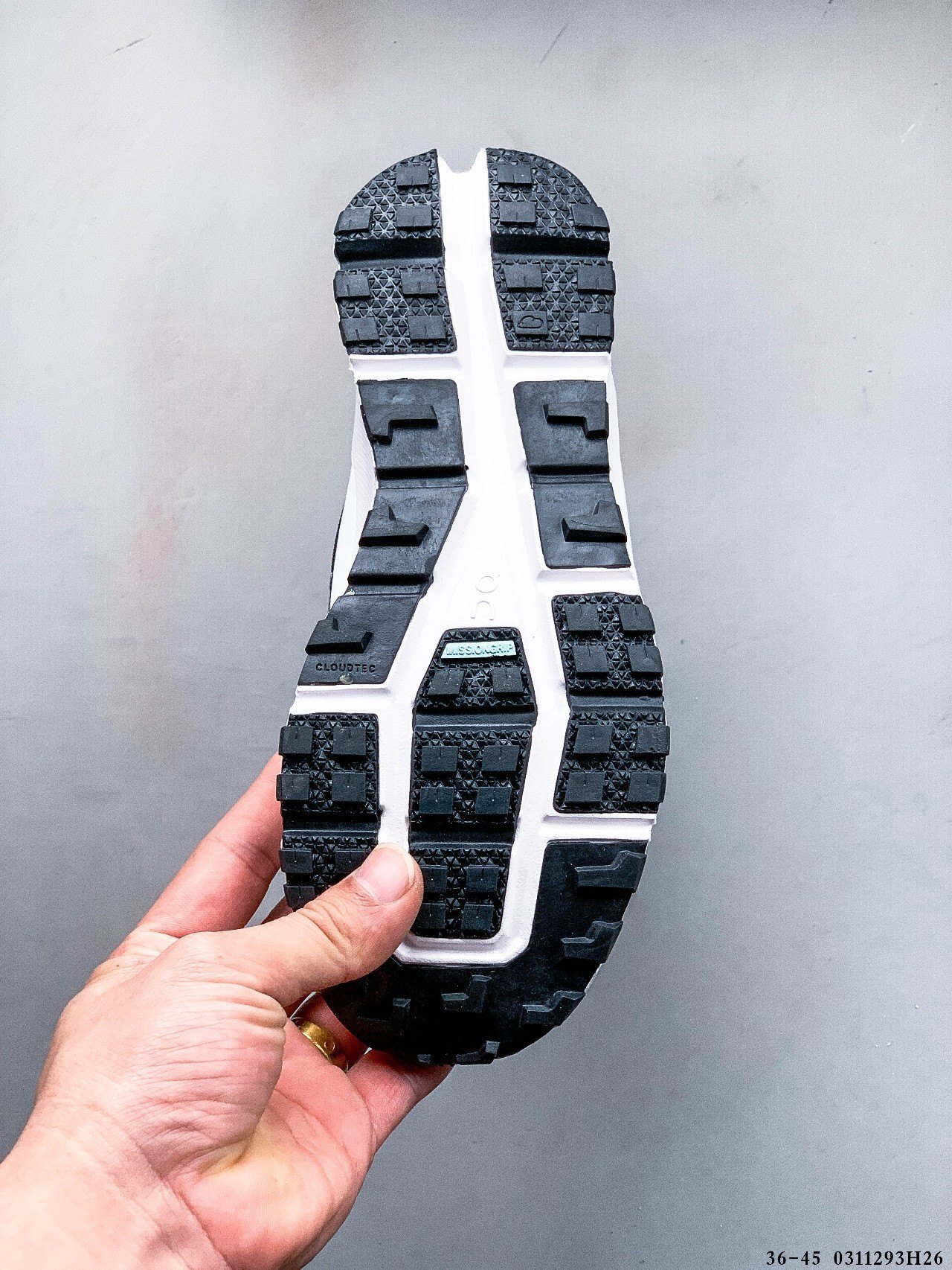 51$ On Cloudultra size 36-45 722690 MZ1587 gallery