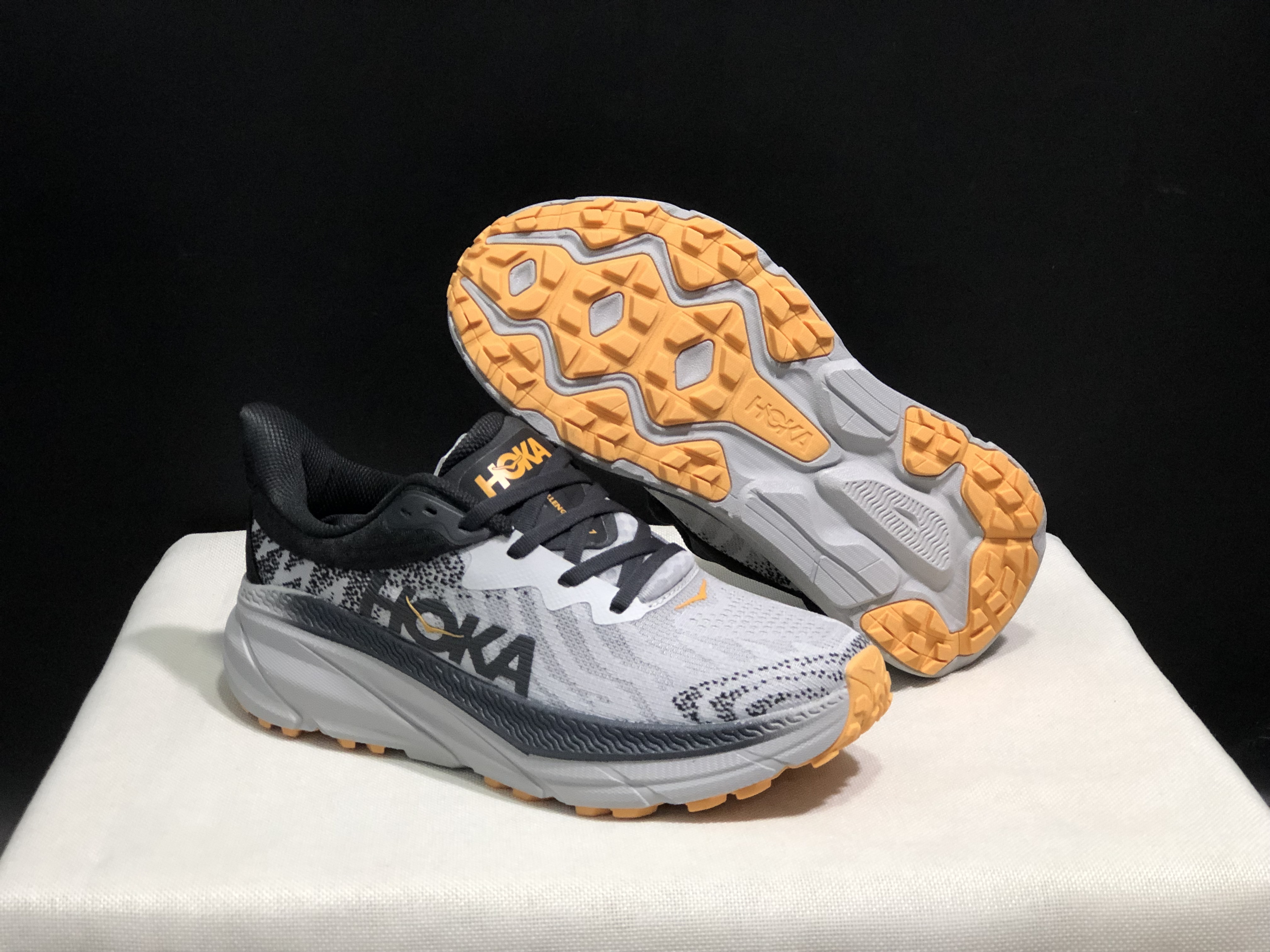 51$ dh HOKA ONE ONE Challenger 7 size 36-45 HK2 gallery
