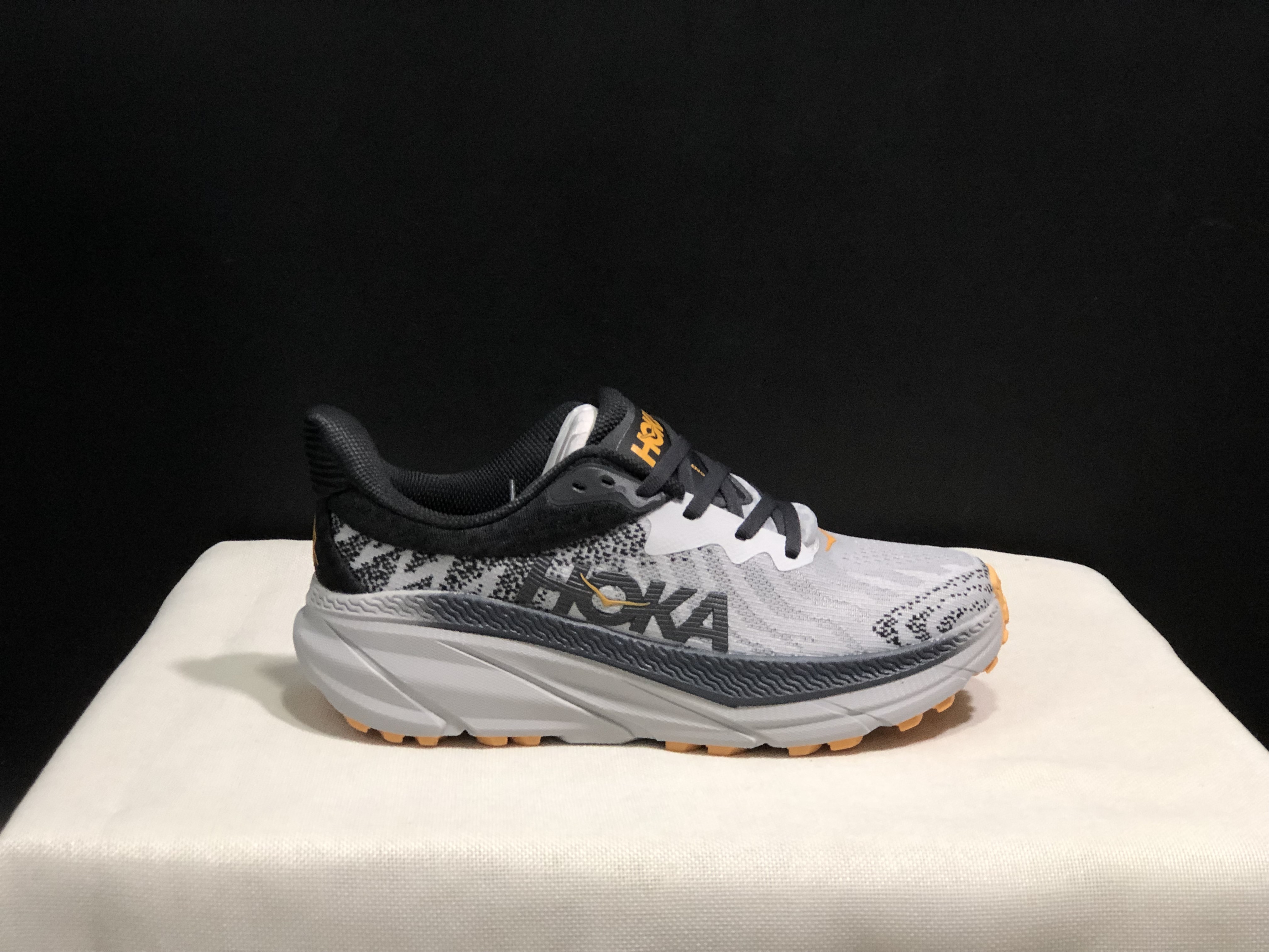 51$ dh HOKA ONE ONE Challenger 7 size 36-45 HK2 gallery