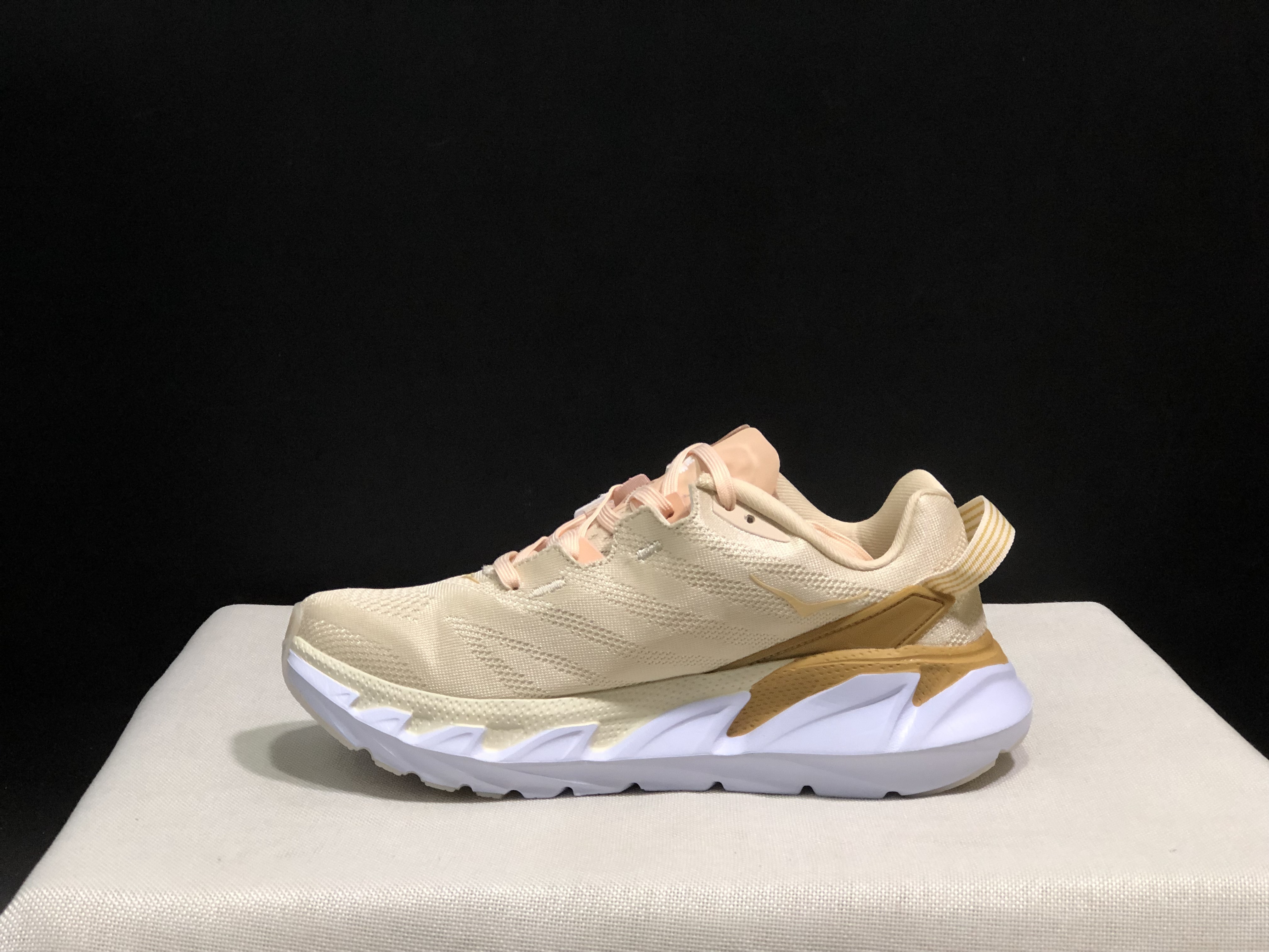 51$ dh HOKA ONE ONE Elevon 2 size 36-45 HK4 gallery