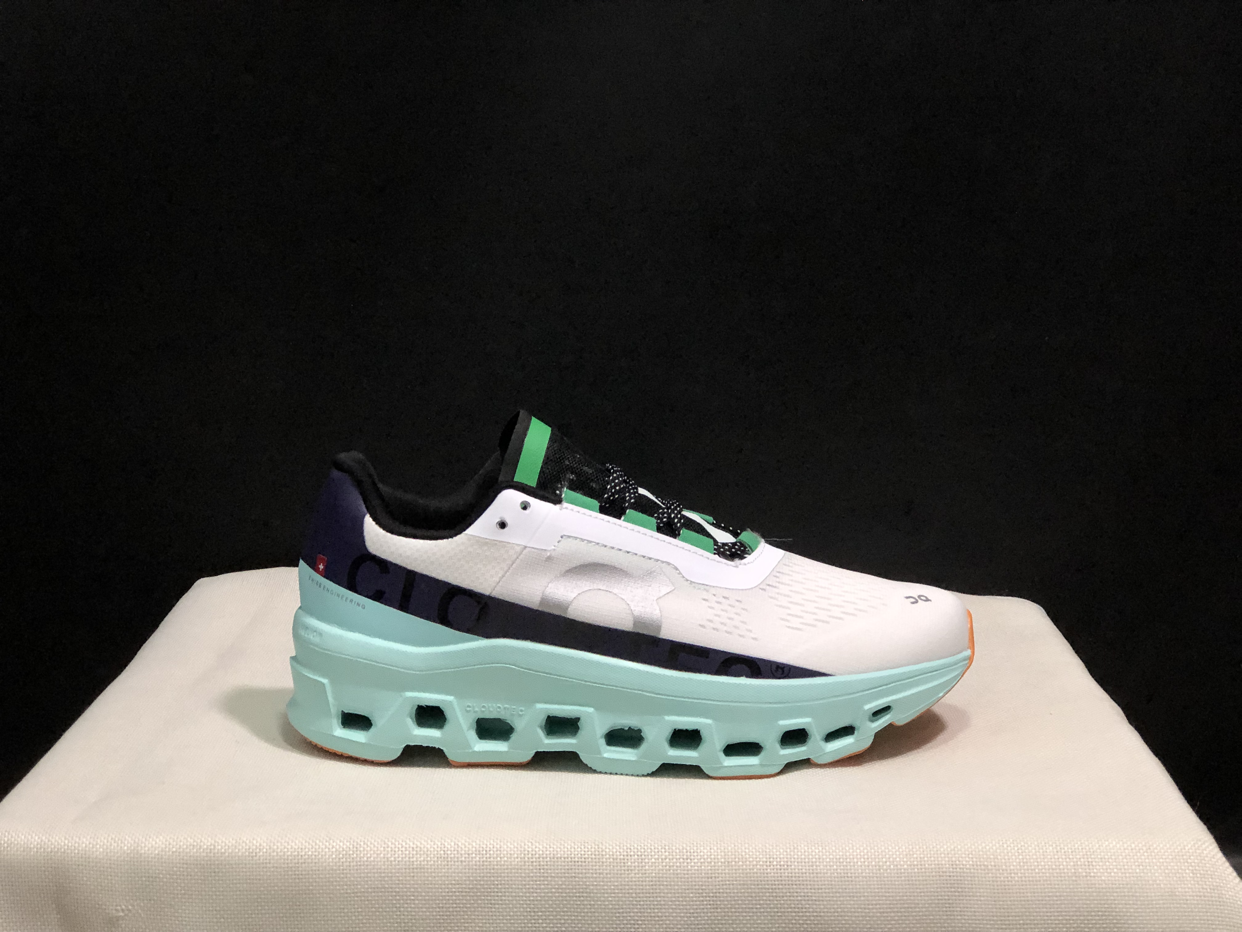 51$ dh On Cloudmonster size 36-45 CD11 gallery