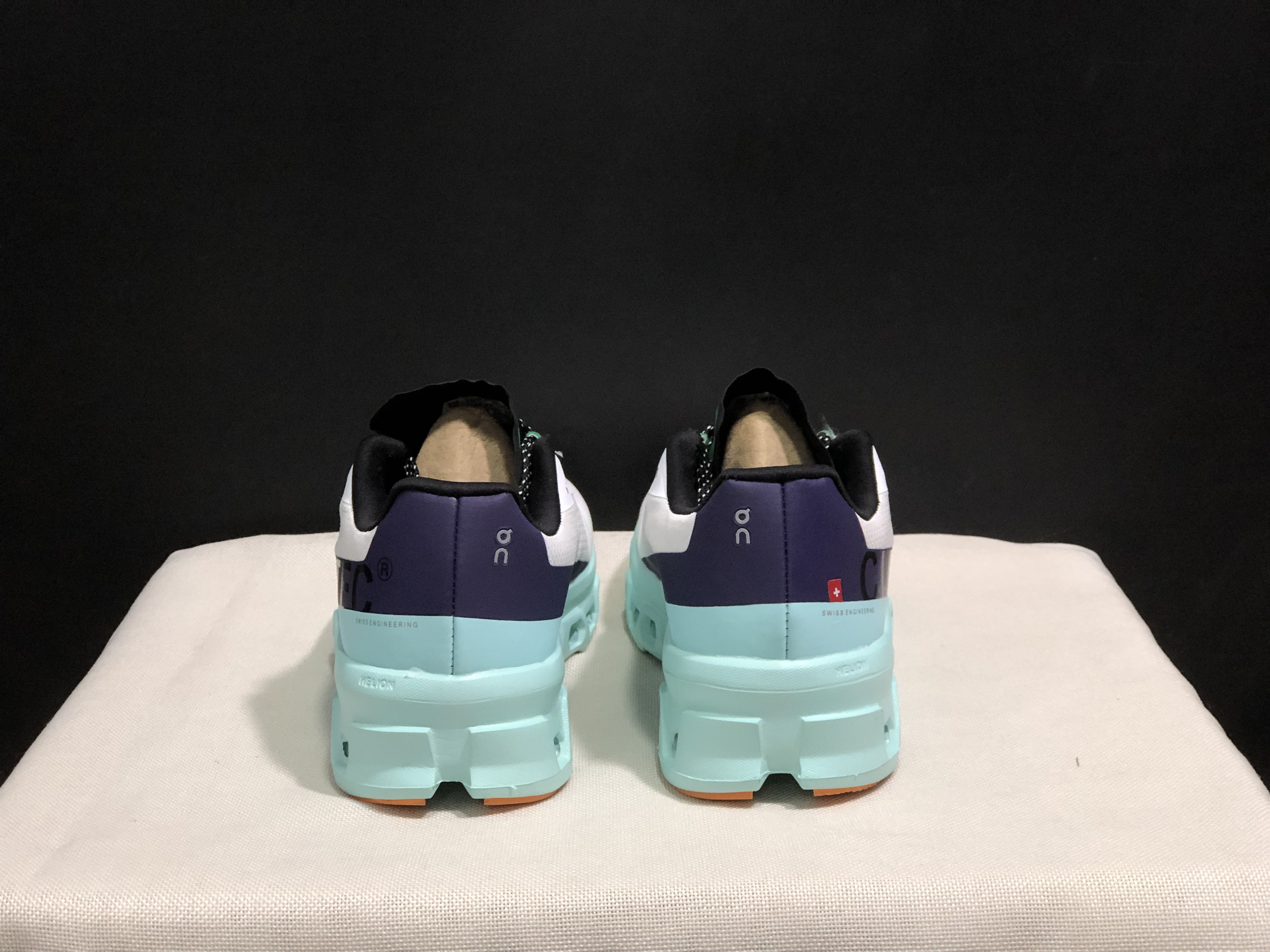 51$ dh On Cloudmonster size 36-45 CD11 gallery