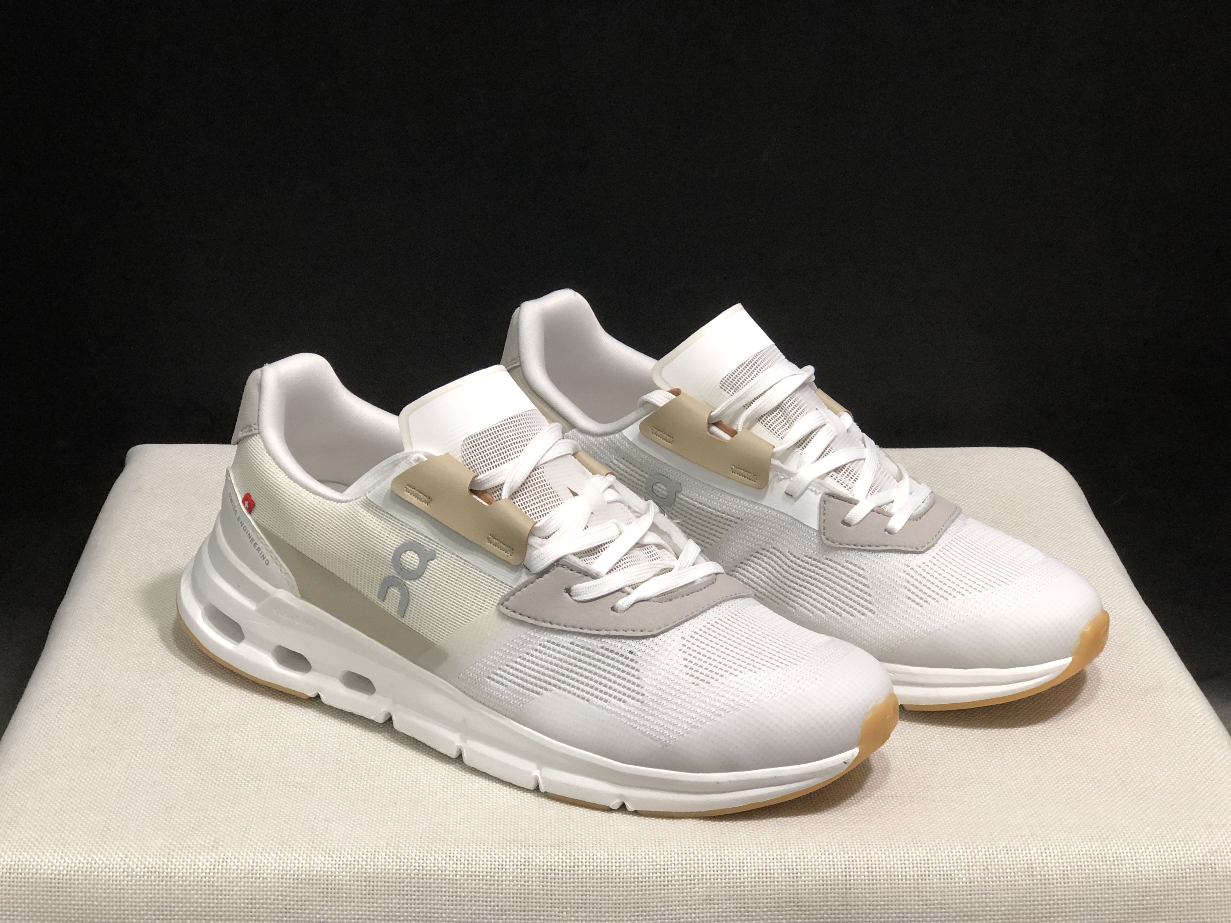 51$ dh On Cloudrift size 36-45 CD14 gallery