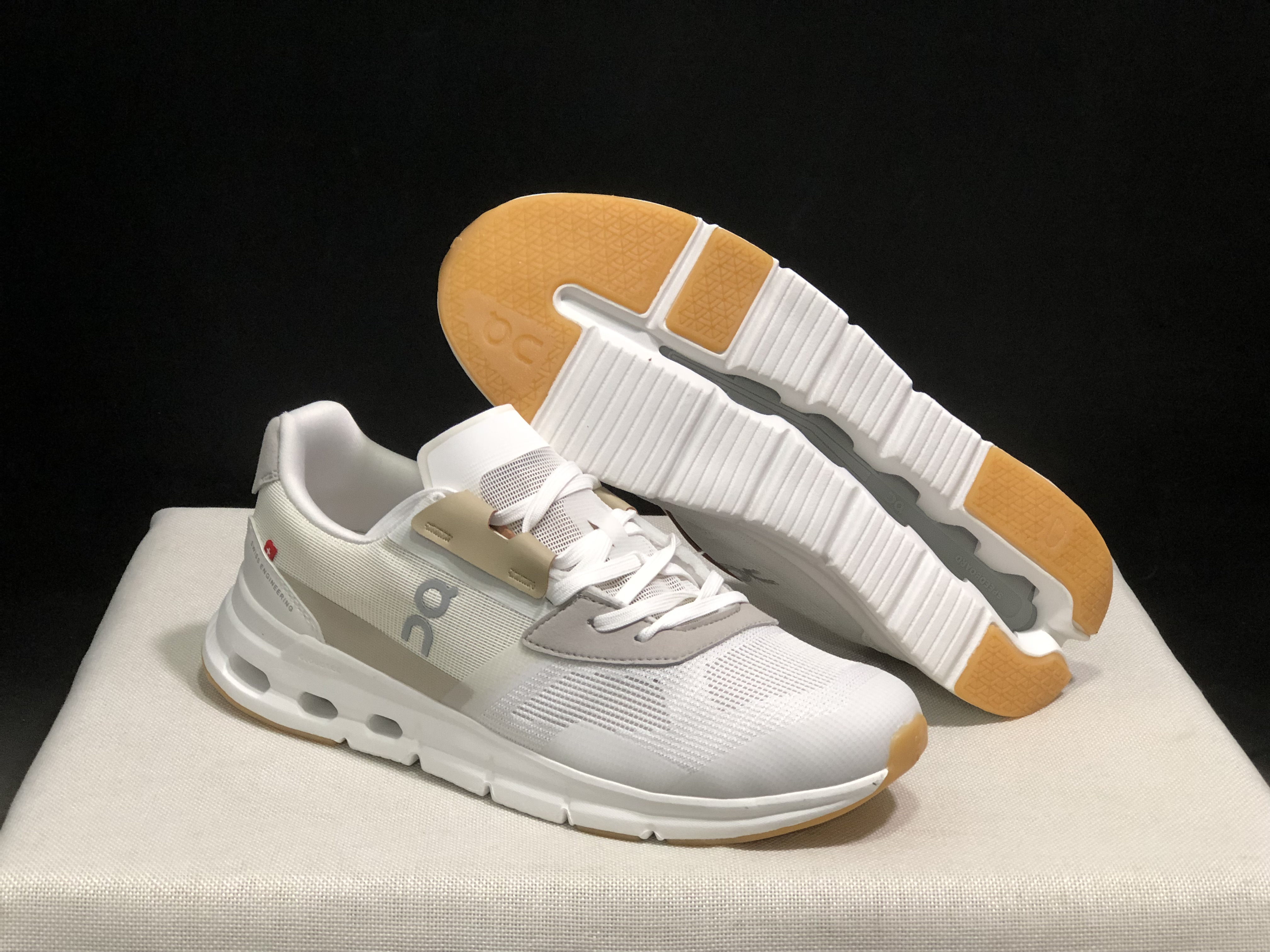 51$ dh On Cloudrift size 36-45 CD14 gallery