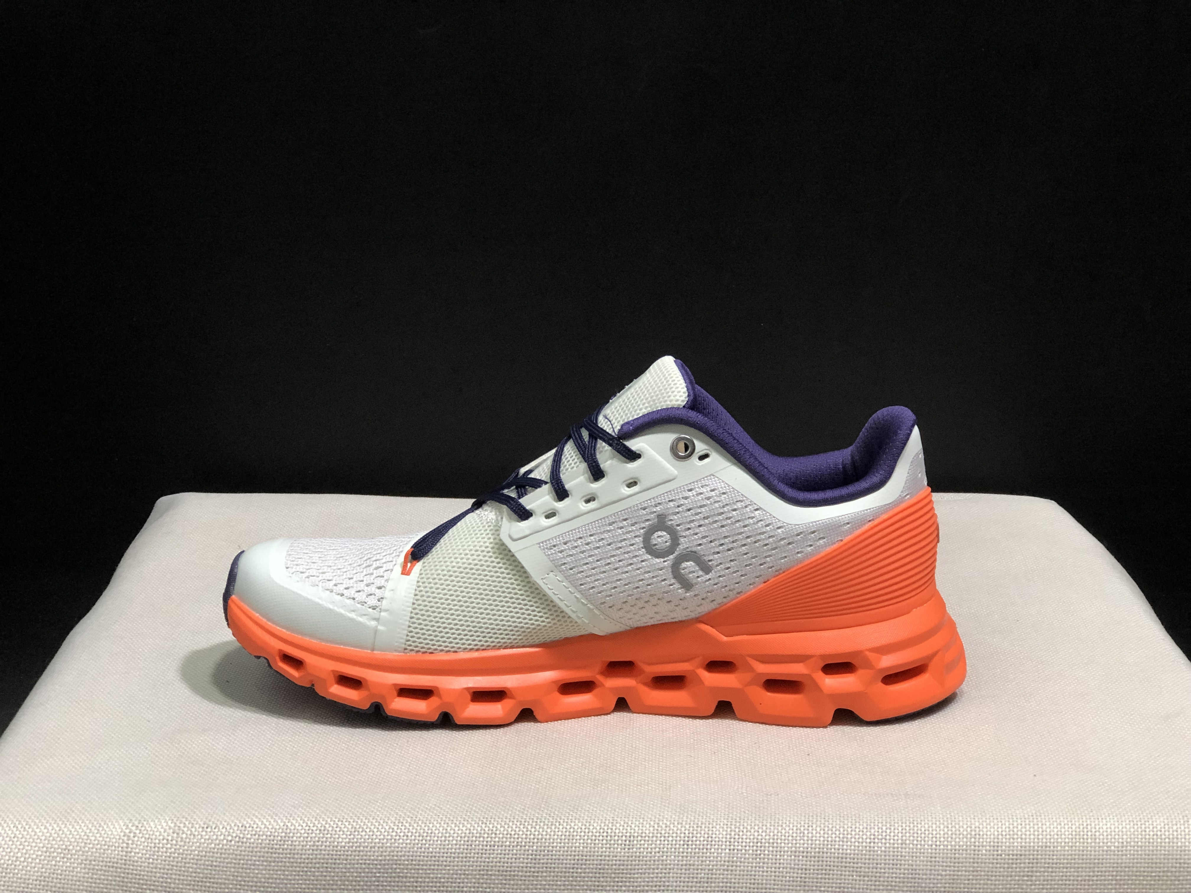 51$ dh On Cloudstratus another size 36-46 CD17 gallery