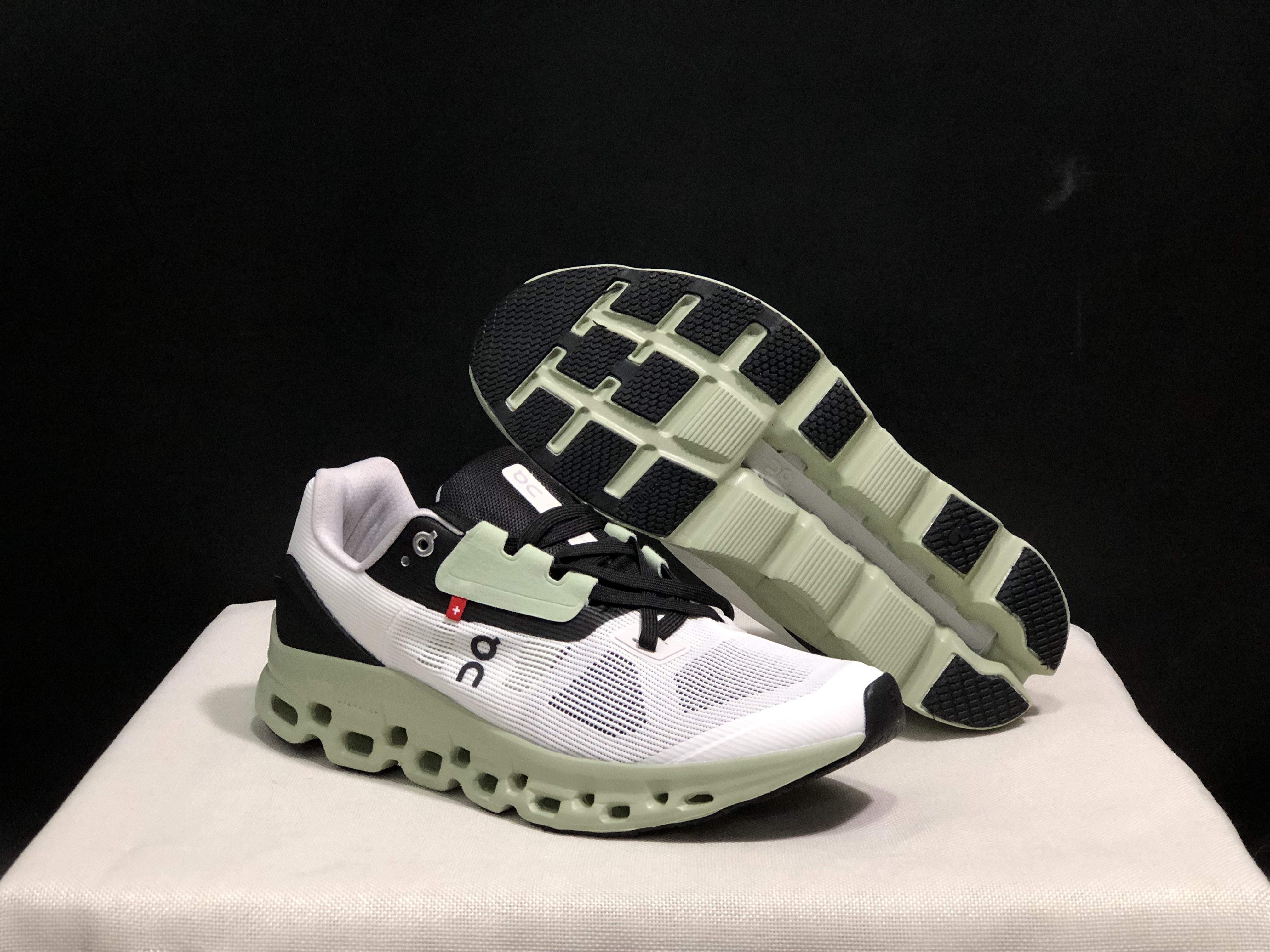 dh On Cloudstratus size 36 45 CD16 gallery