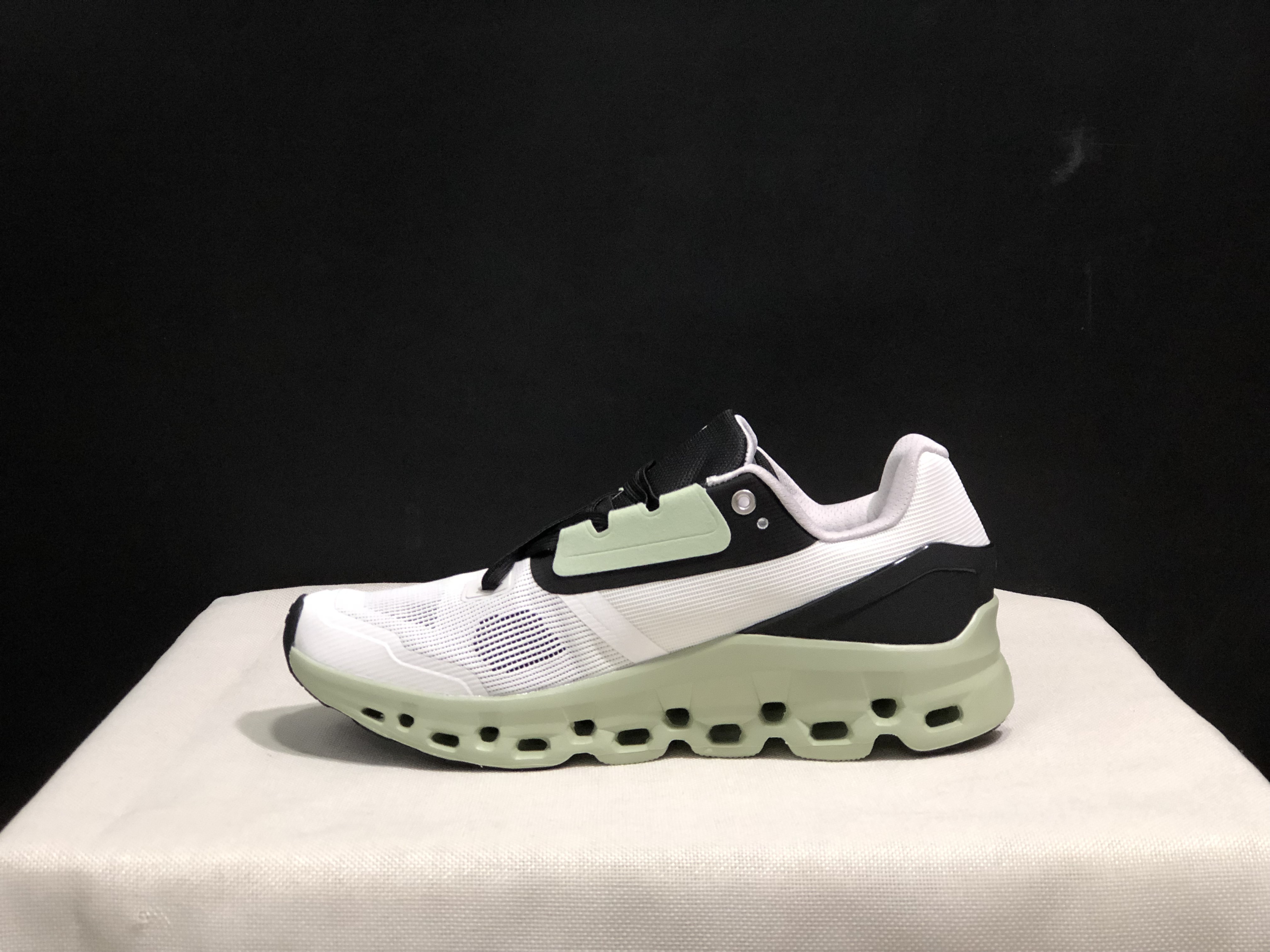 dh On Cloudstratus size 36 45 CD16 gallery