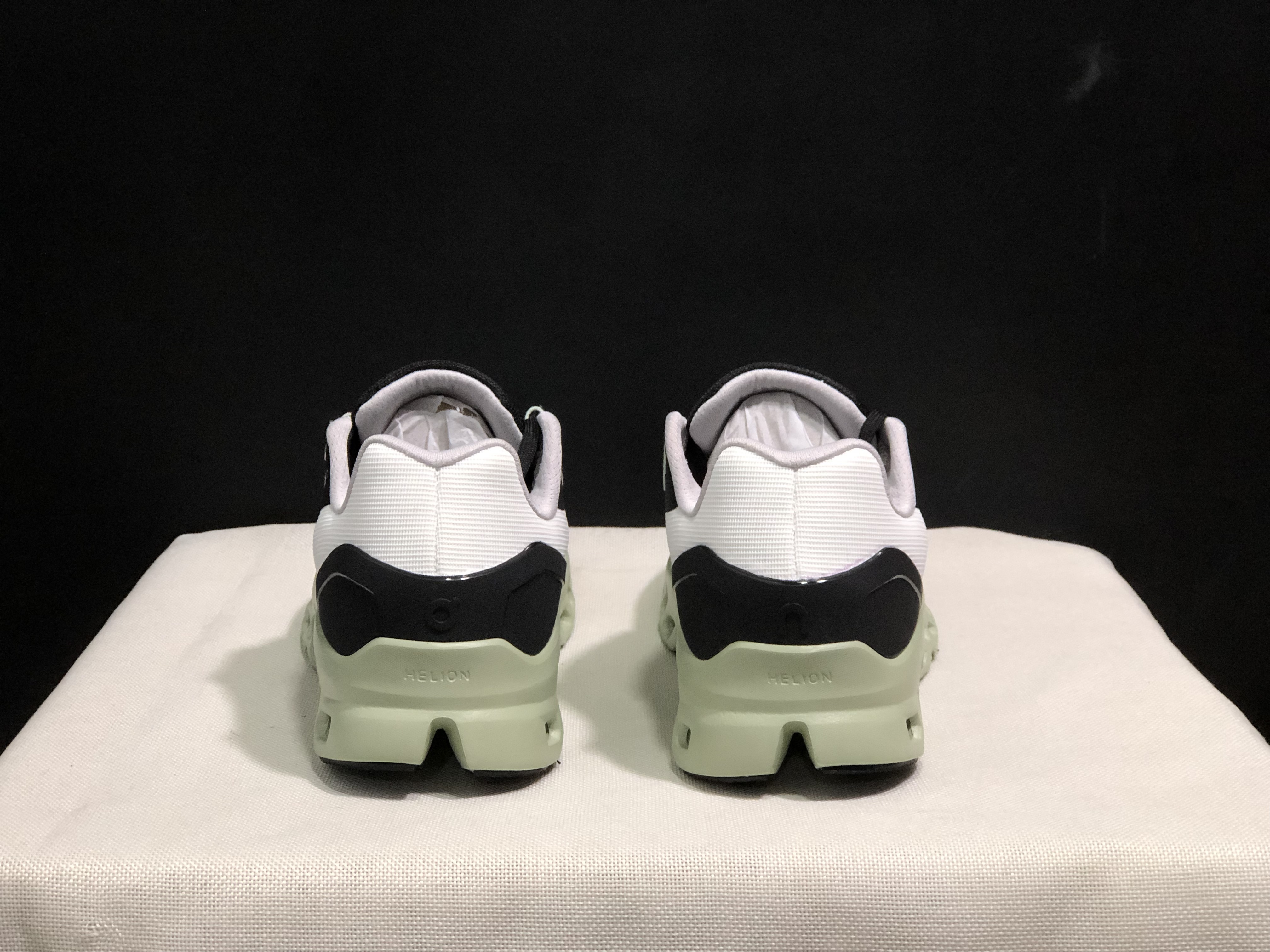 dh On Cloudstratus size 36 45 CD16 gallery