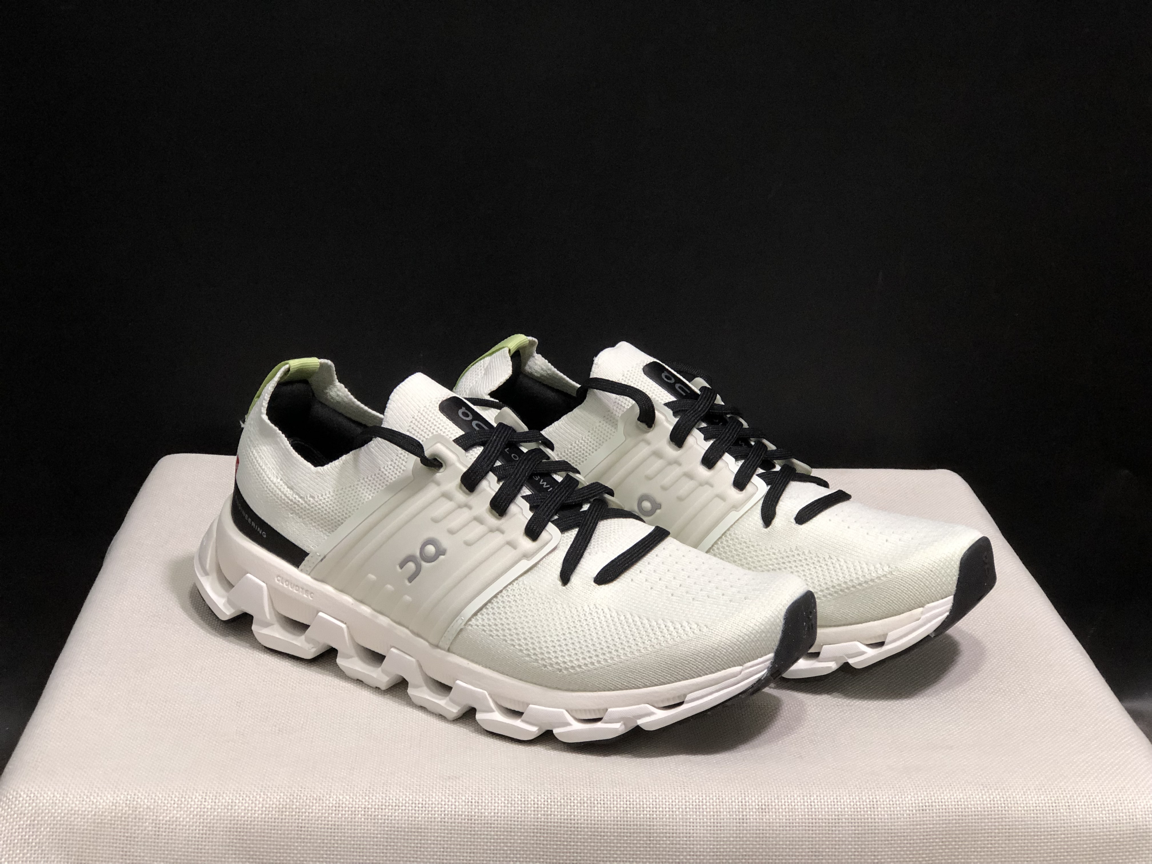 51$ dh On Cloudswift 3 size 36-46 CD20 gallery