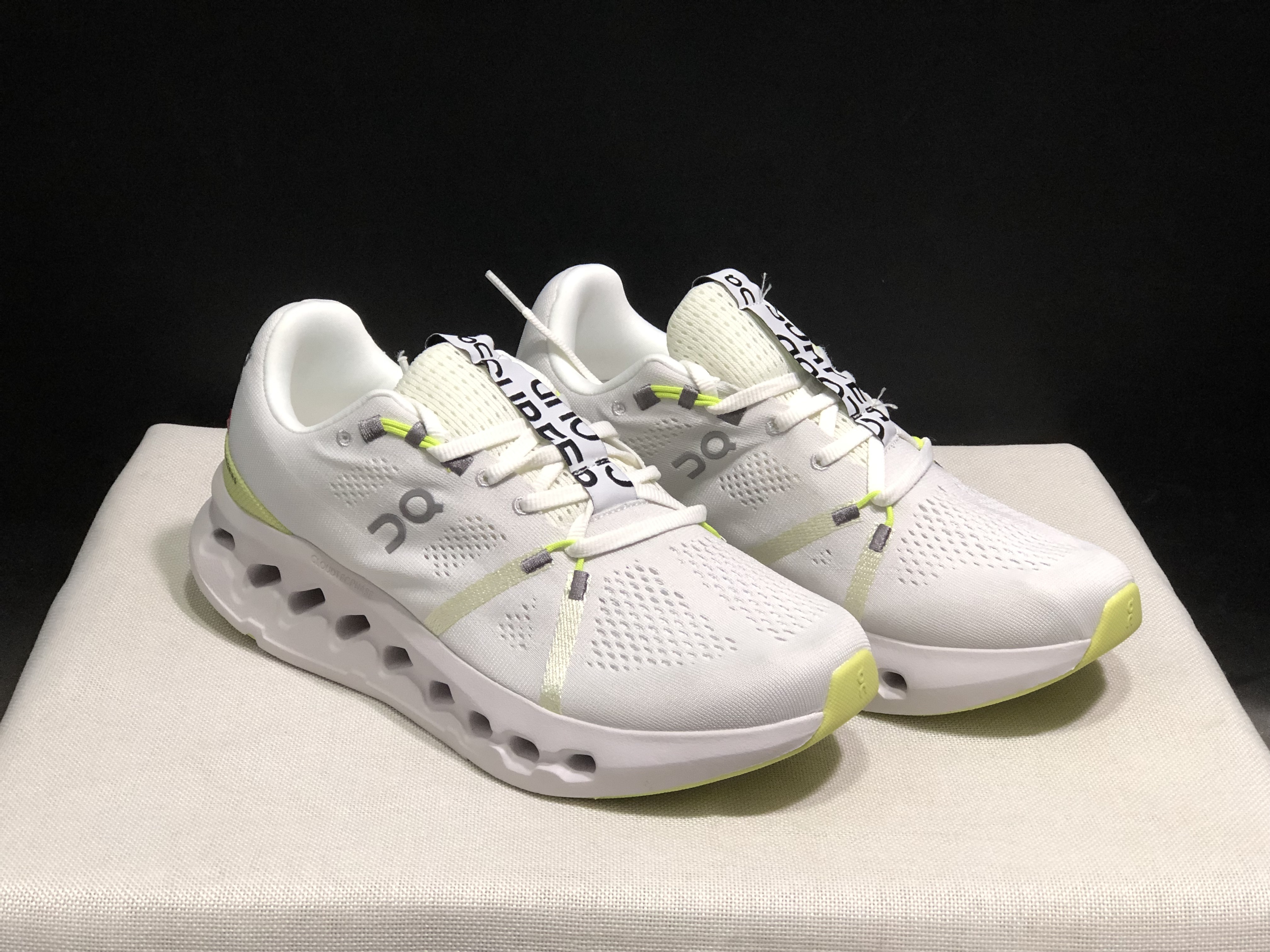 51$ dh On Cloudswift size 36-45 CD19 gallery