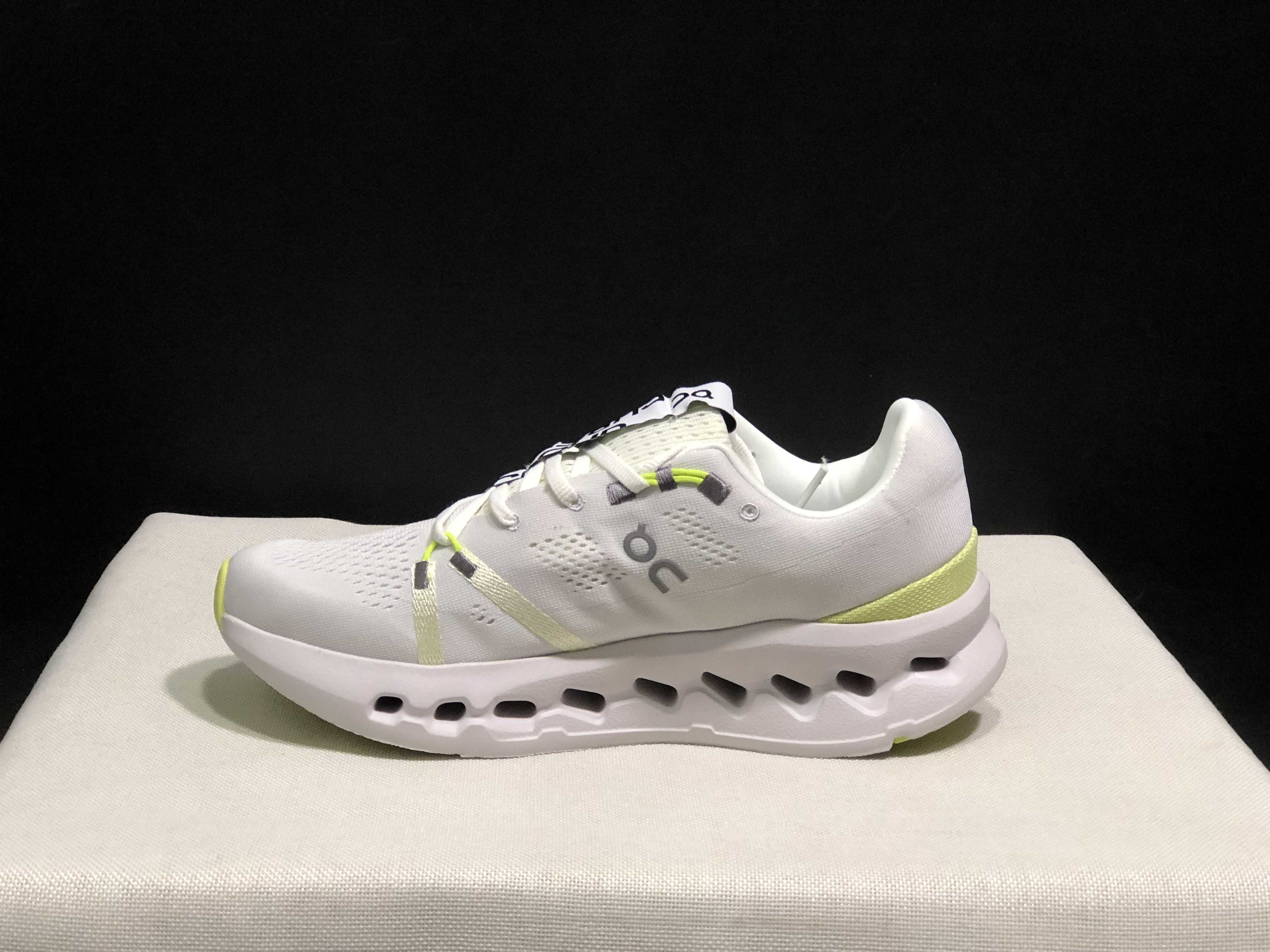 51$ dh On Cloudswift size 36-45 CD19 gallery