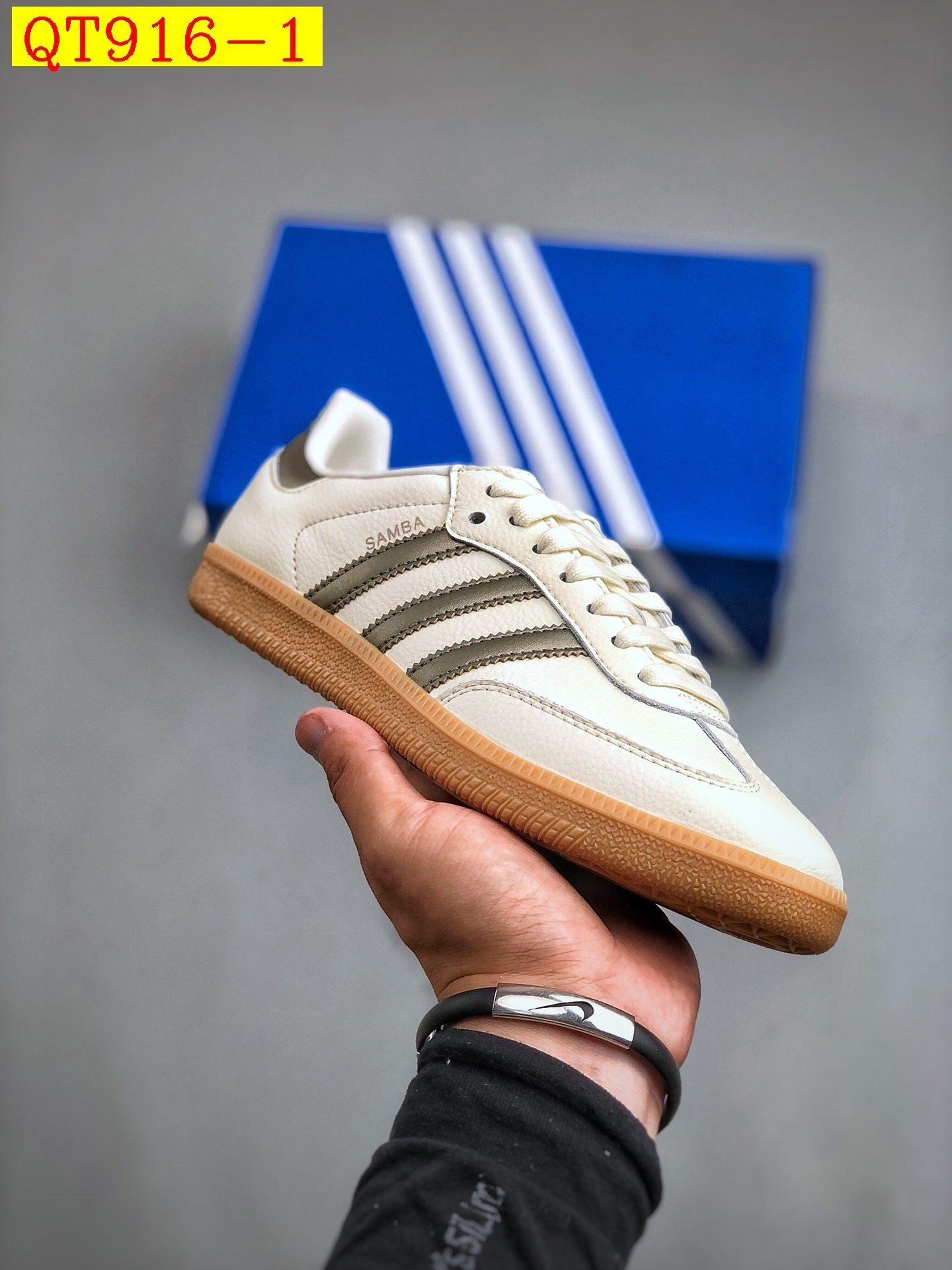 52$ Adidas Originals Samba OG Size 36-45 half 621870 QT916 gallery