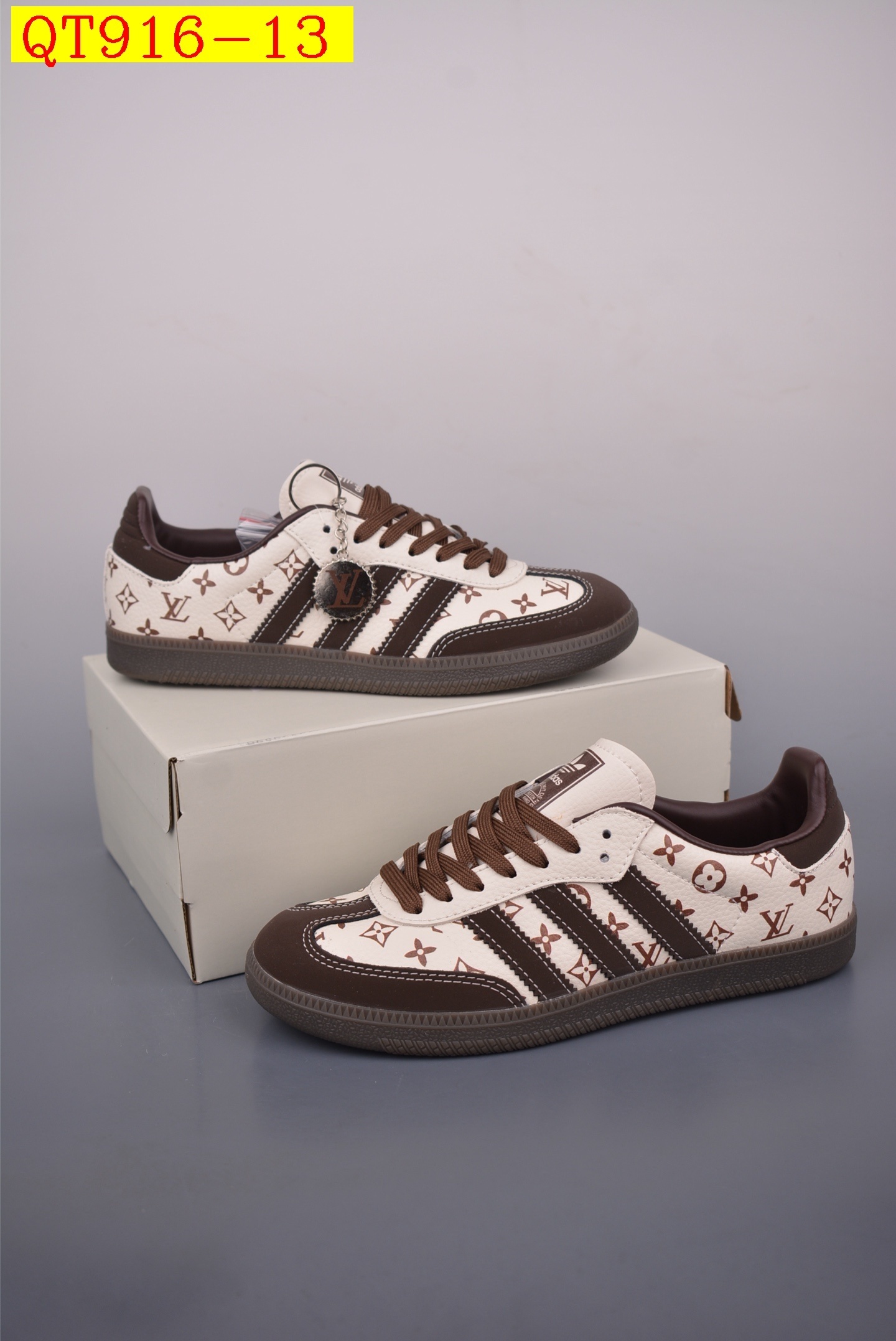 52$ Adidas Originals Samba OG Size 36-45 half 621870 QT916 gallery