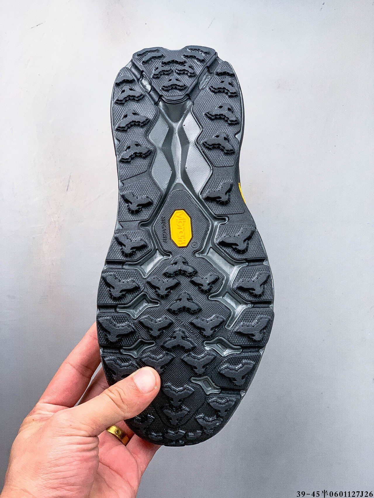 52$ HOKA ONE ONE Speedgoat 5 size 39-45 528690 MZ1723 gallery