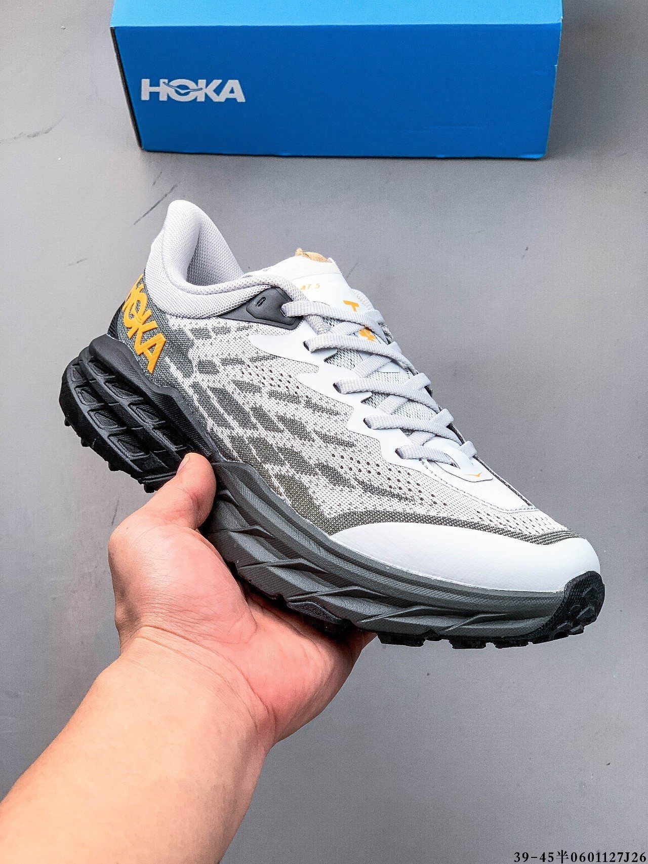 52$ HOKA ONE ONE Speedgoat 5 size 39-45 528690 MZ1723 gallery