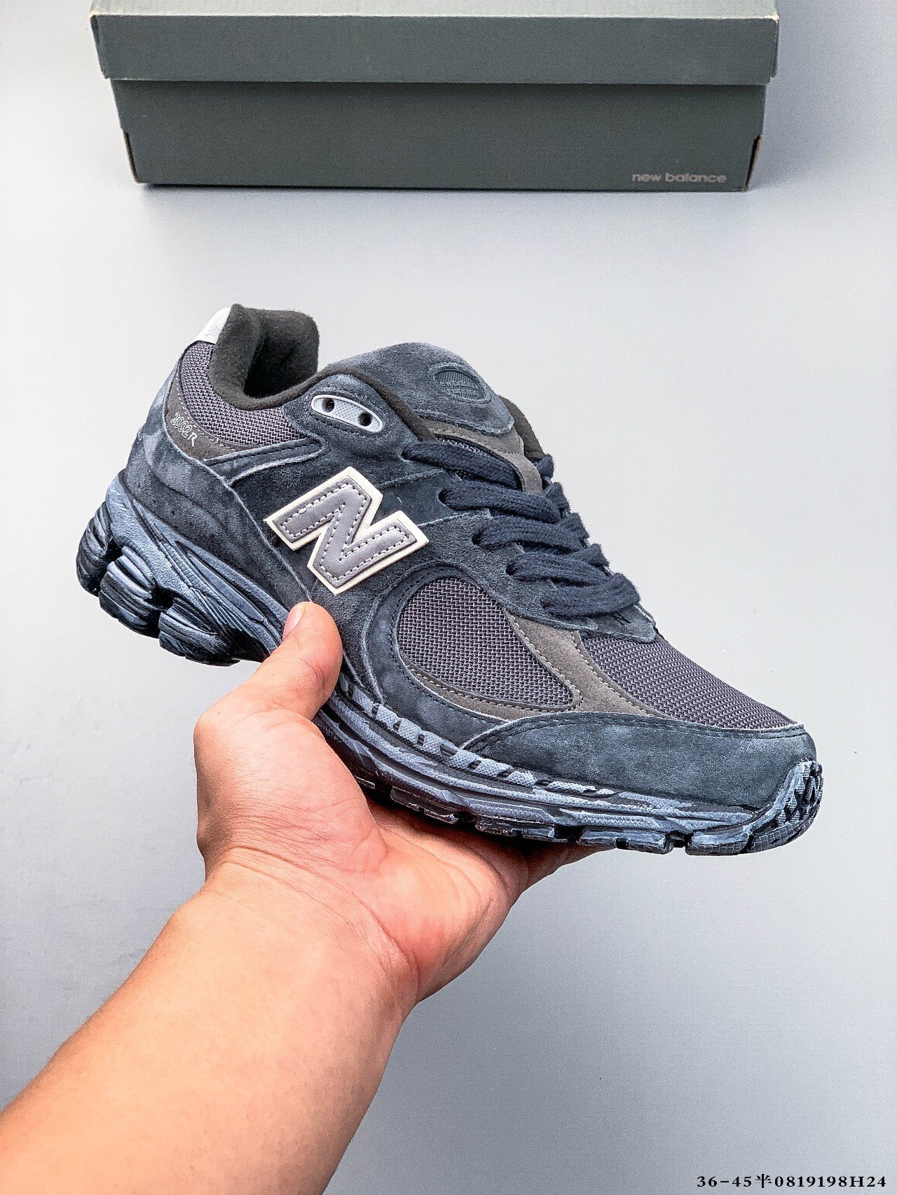 52$ NEW BALANCE NB2002 822480 QE48 gallery