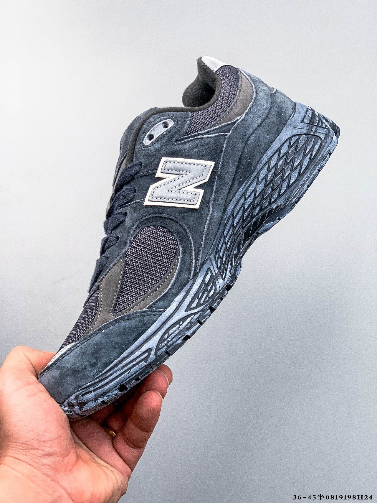 52$ NEW BALANCE NB2002 822480 QE48 gallery