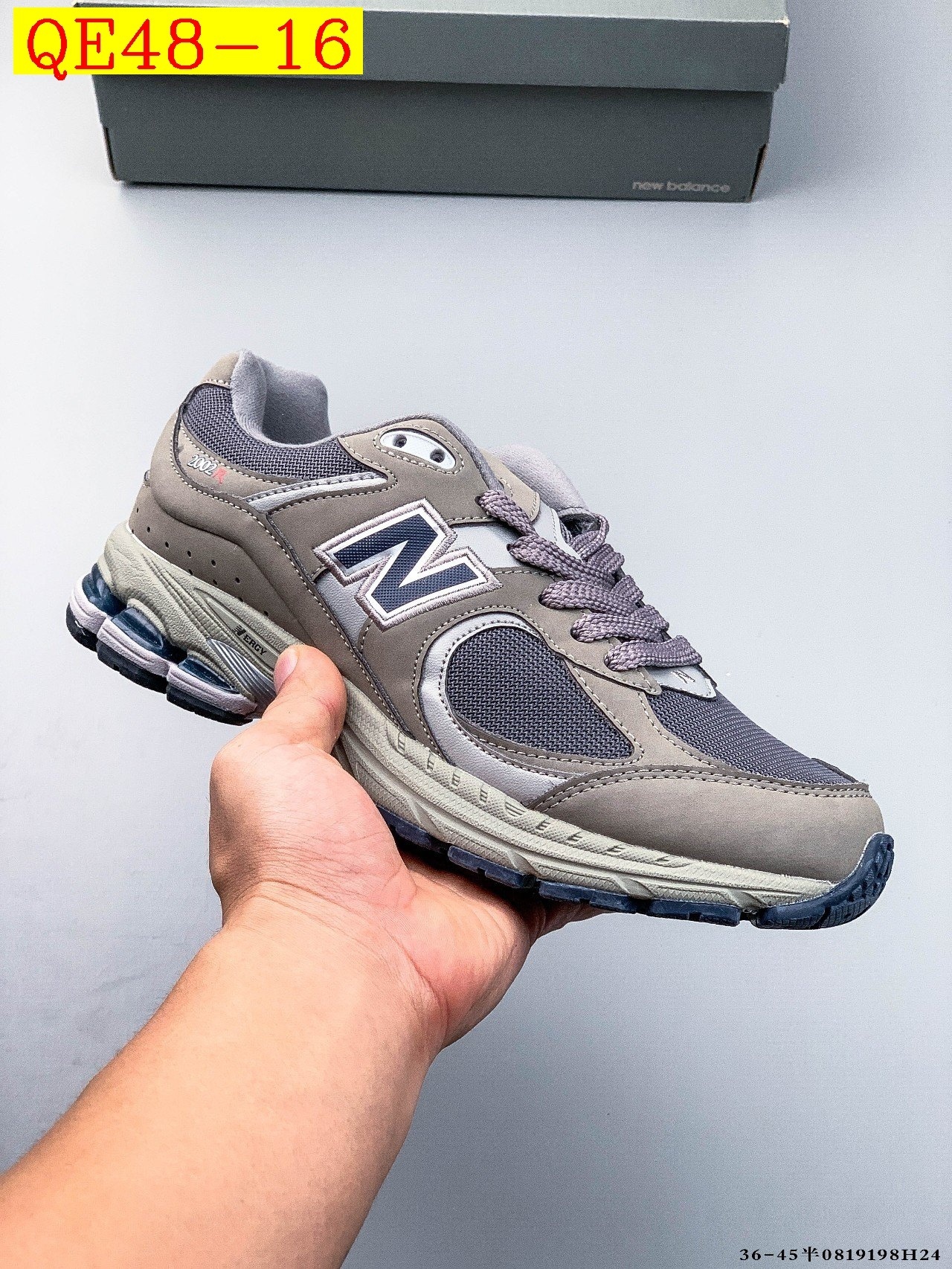 52$ NEW BALANCE NB2002 822480 QE48 gallery