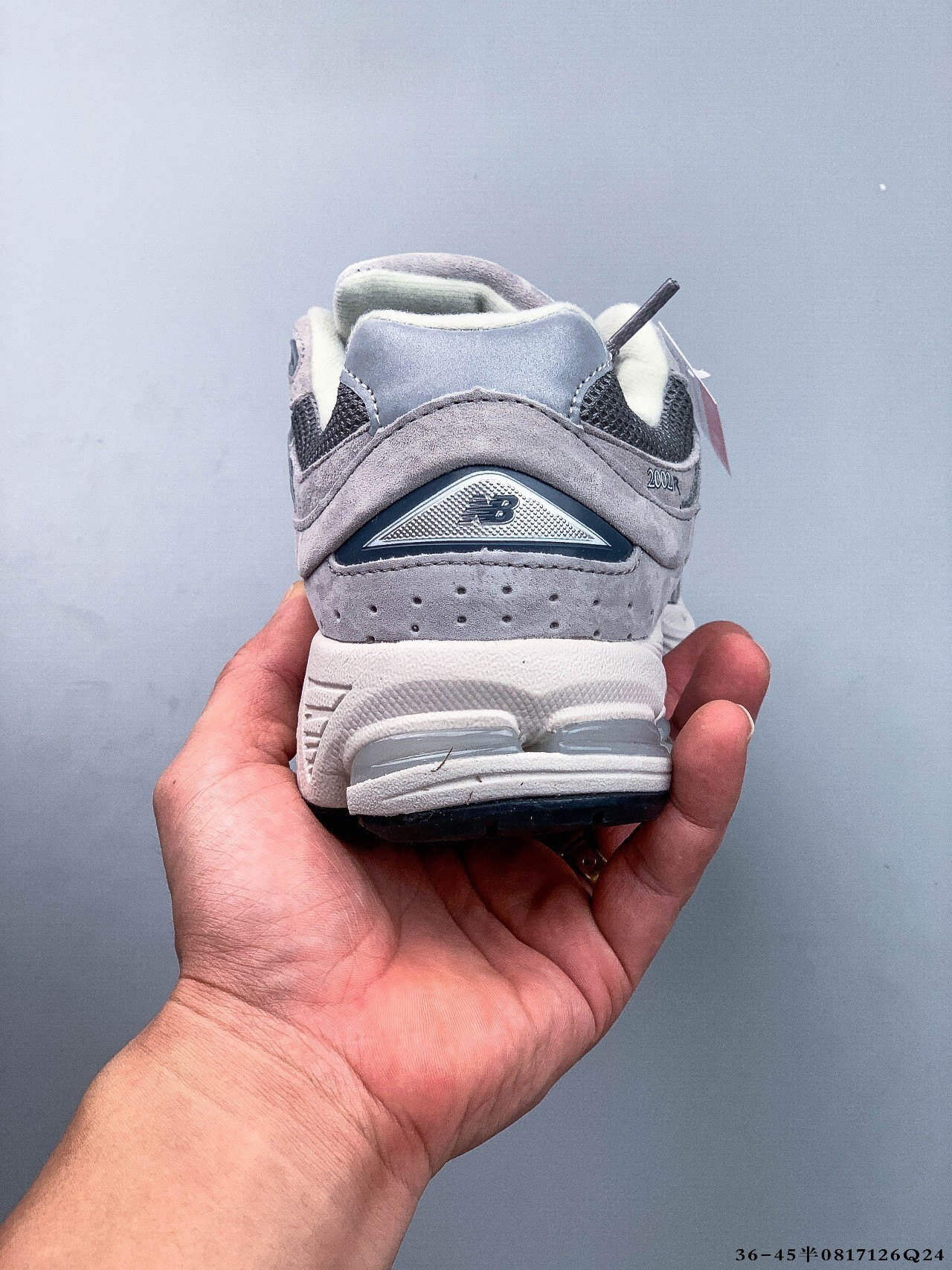 52$ NEW BALANCE NB2002 822480 QE48 gallery