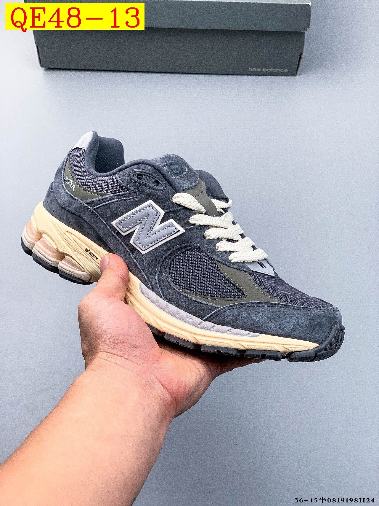 52$ NEW BALANCE NB2002 822480 QE48 gallery