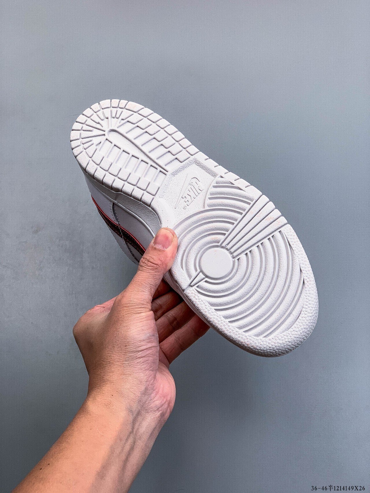 52$ NIKE SB DUNK LOW PRO size 36-46 half 225670 QE254 gallery