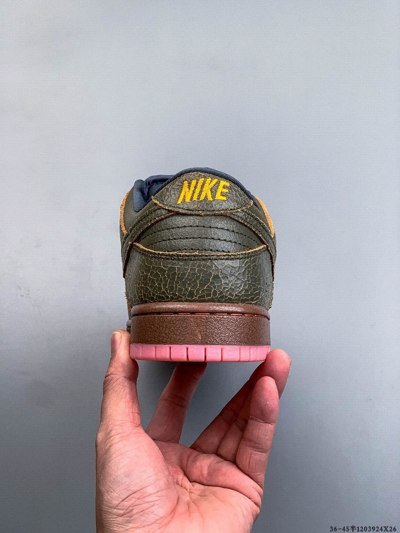 52$ NIKE SB DUNK LOW PRO size 36-46 half 225670 QE254 gallery