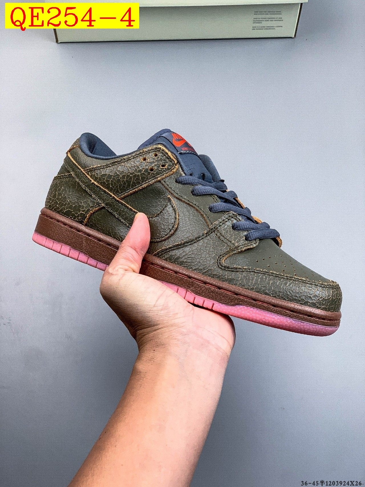 52$ NIKE SB DUNK LOW PRO size 36-46 half 225670 QE254 gallery