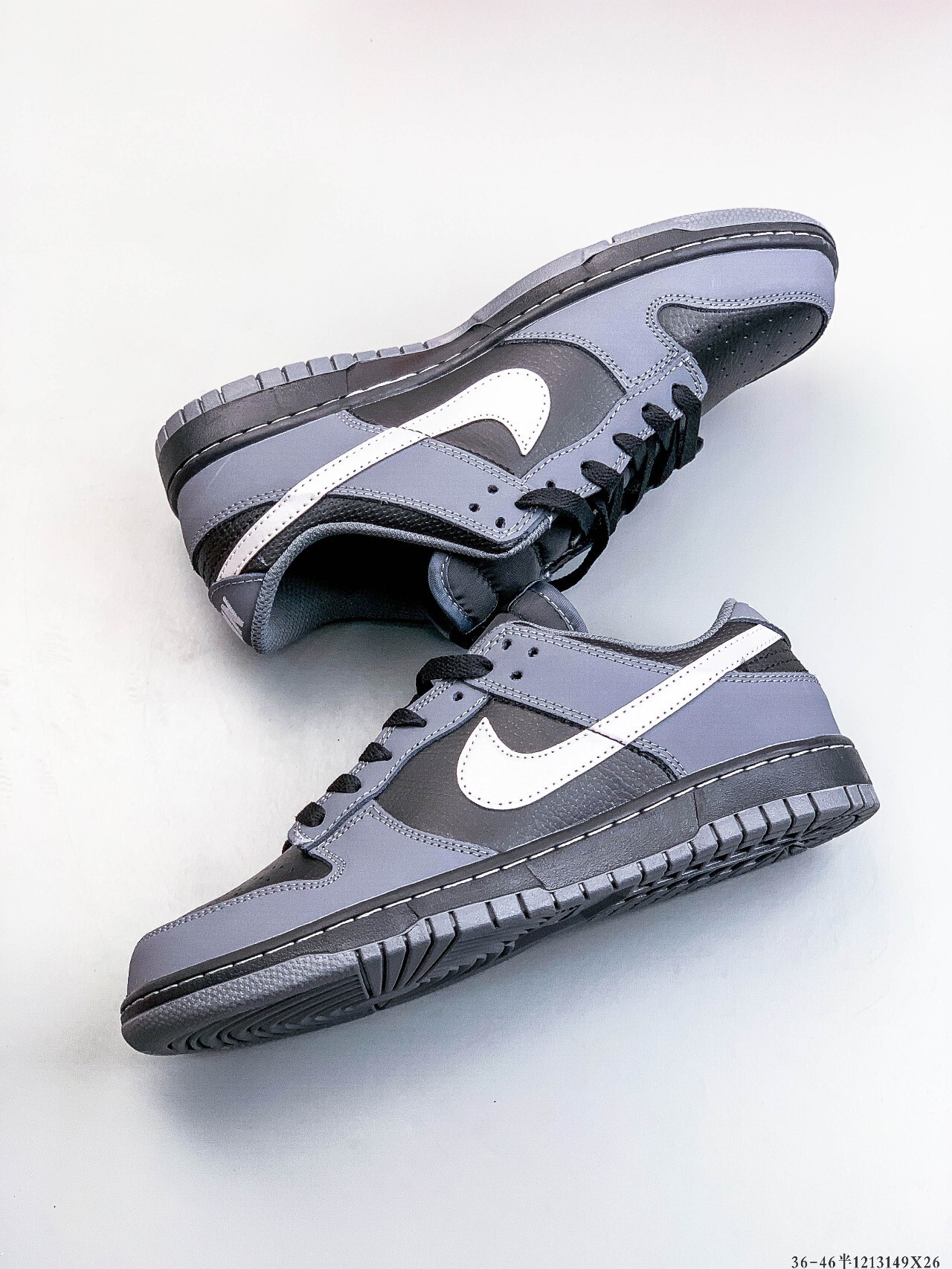 52$ NIKE SB DUNK LOW PRO size 36-46 half 225670 QE254 gallery