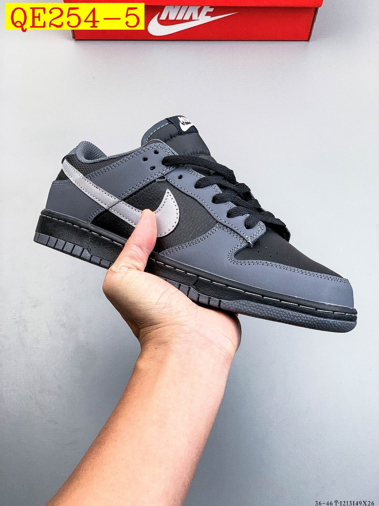 52$ NIKE SB DUNK LOW PRO size 36-46 half 225670 QE254 gallery