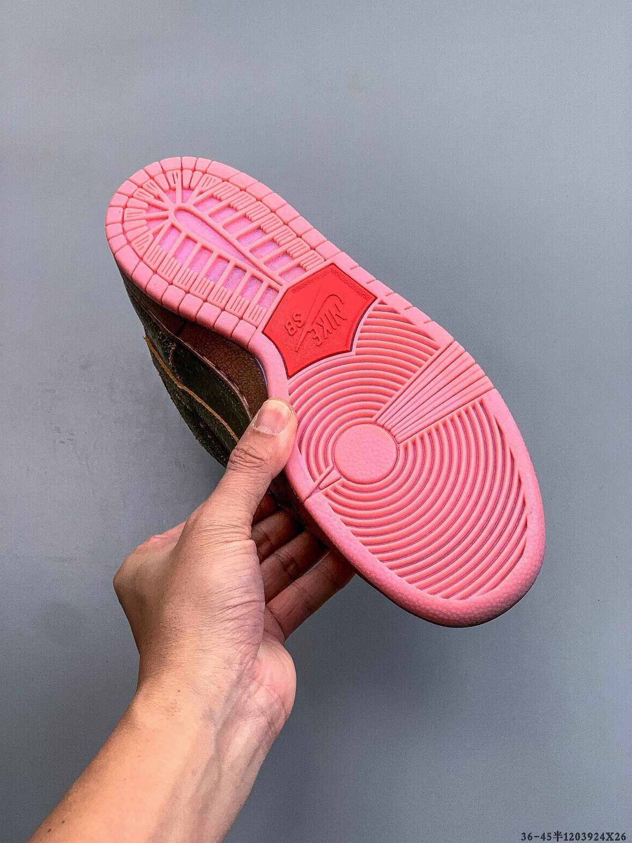 52$ NIKE SB DUNK LOW PRO size 36-46 half 225670 QE254 gallery