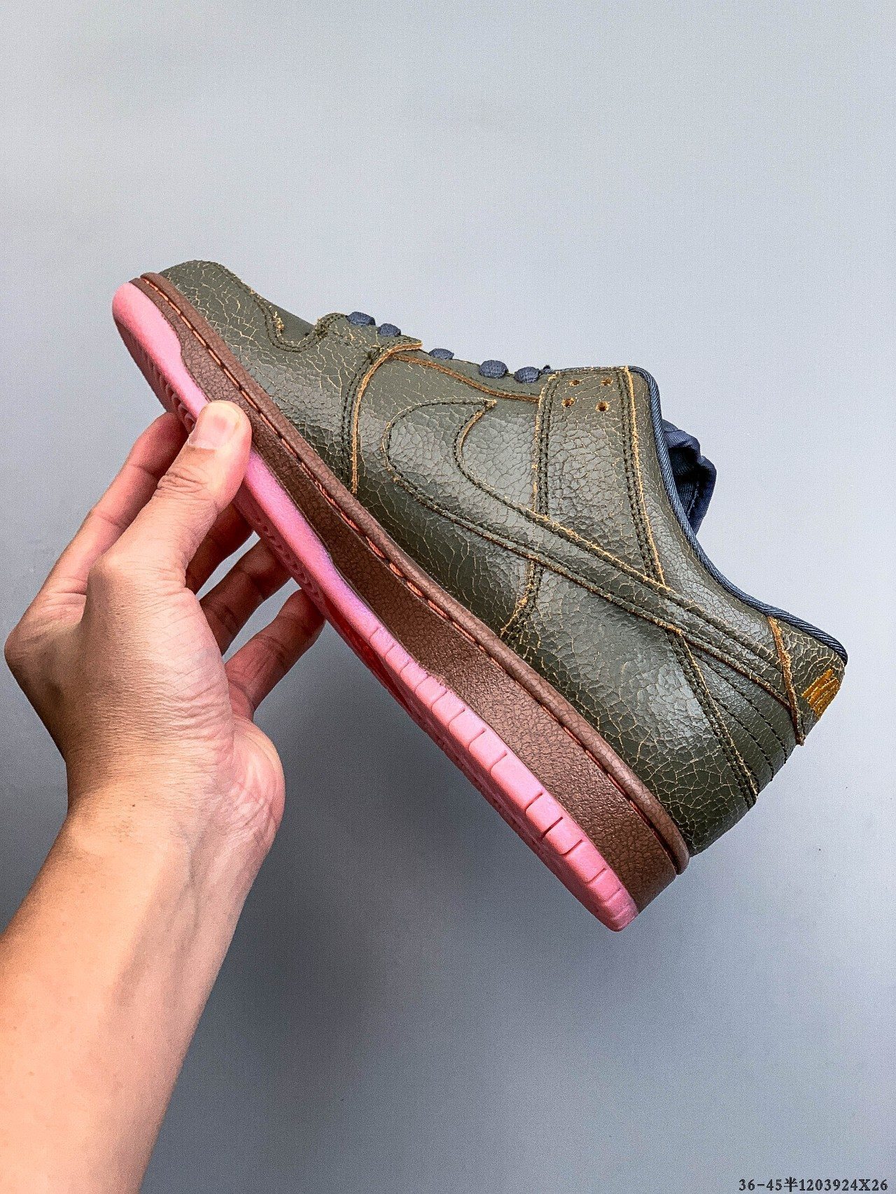 52$ NIKE SB DUNK LOW PRO size 36-46 half 225670 QE254 gallery