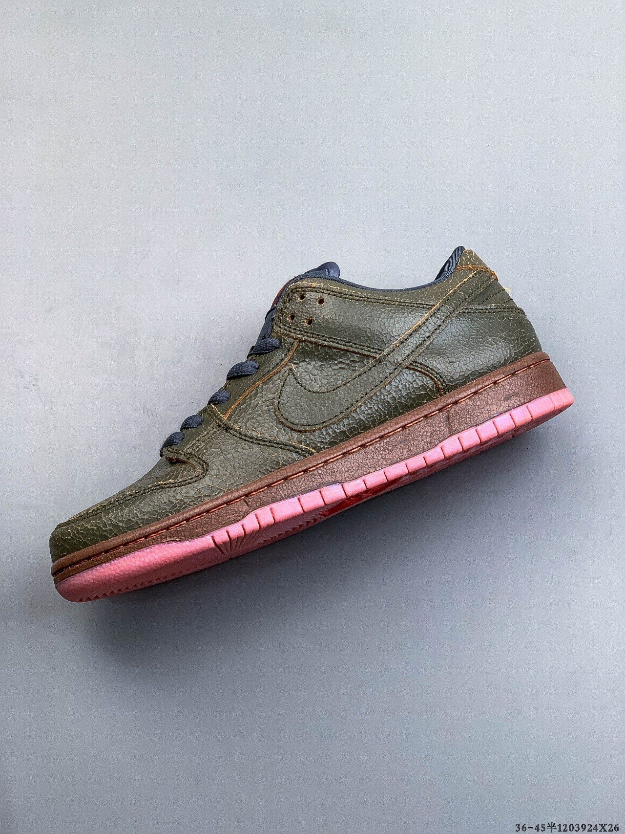 52$ NIKE SB DUNK LOW PRO size 36-46 half 225670 QE254 gallery