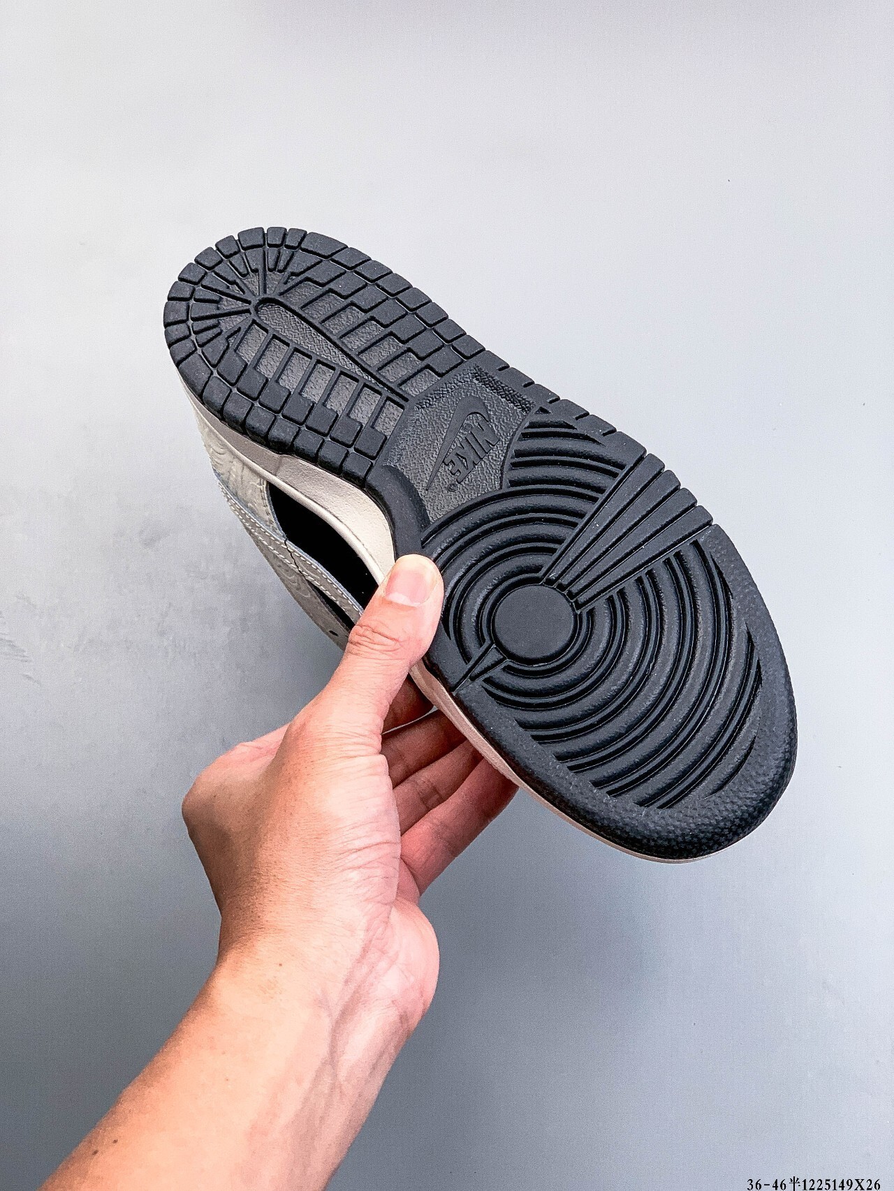 52$ NIKE SB DUNK LOW PRO size 36-46 half 225670 QE254 gallery