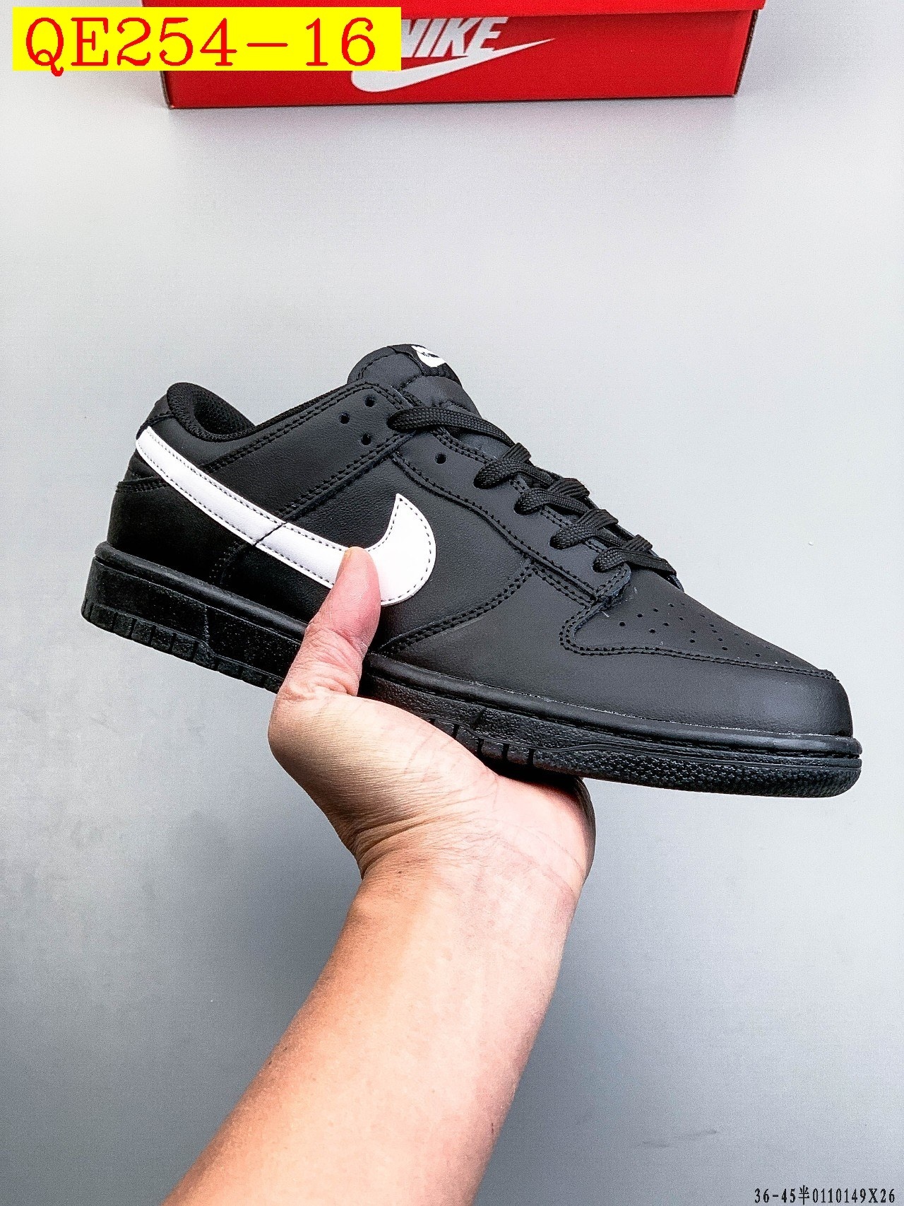 52$ NIKE SB DUNK LOW PRO size 36-46 half 225670 QE254 gallery