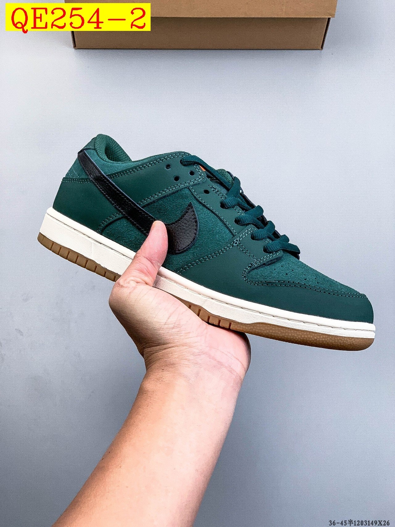 52$ NIKE SB DUNK LOW PRO size 36-46 half 225670 QE254 gallery