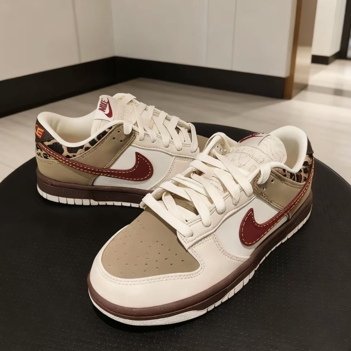 52$ Nike Sb Dunk Size 36-45 half 622480 QE72 gallery