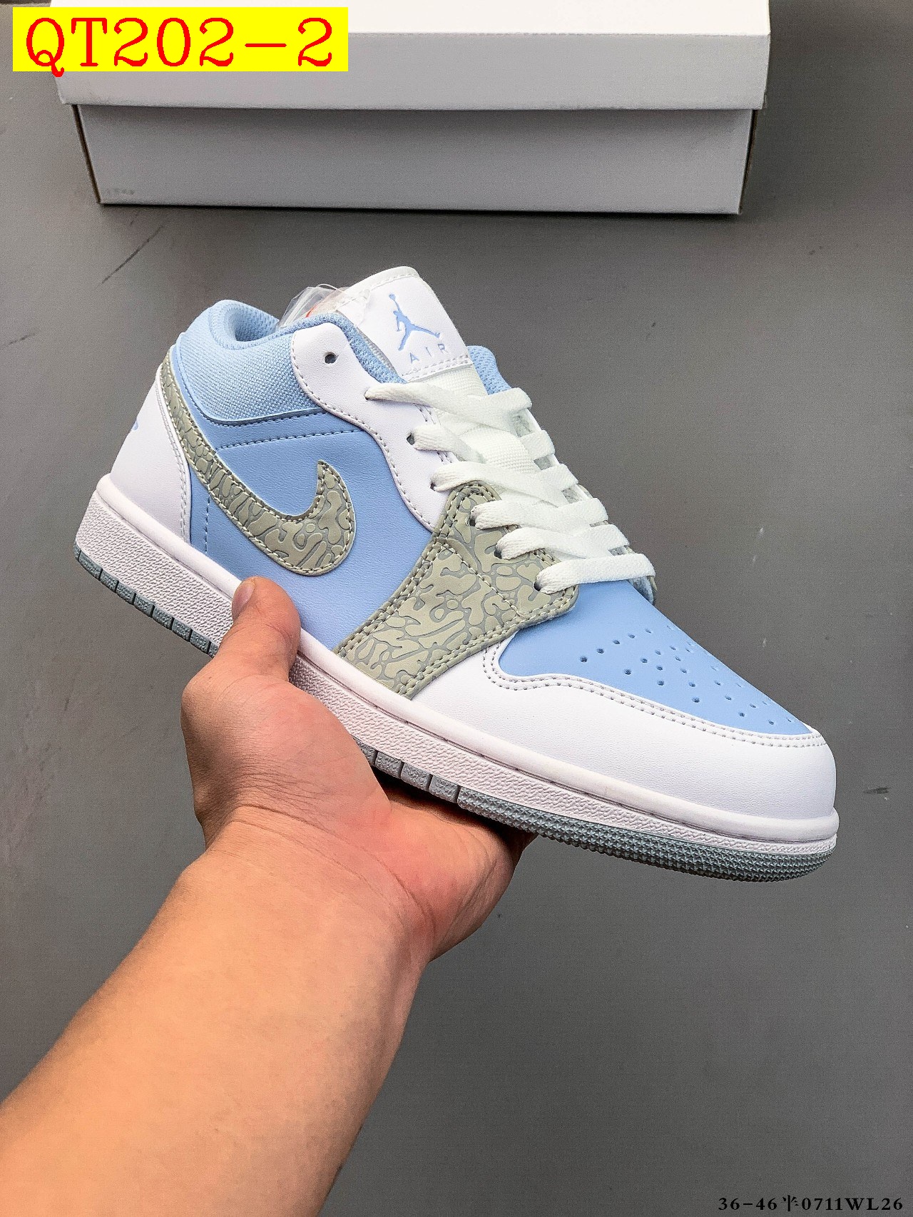 52$ Top Quality NIKE AIR JORDAN LOW 1 size 36-45 half 723690 QT202 gallery