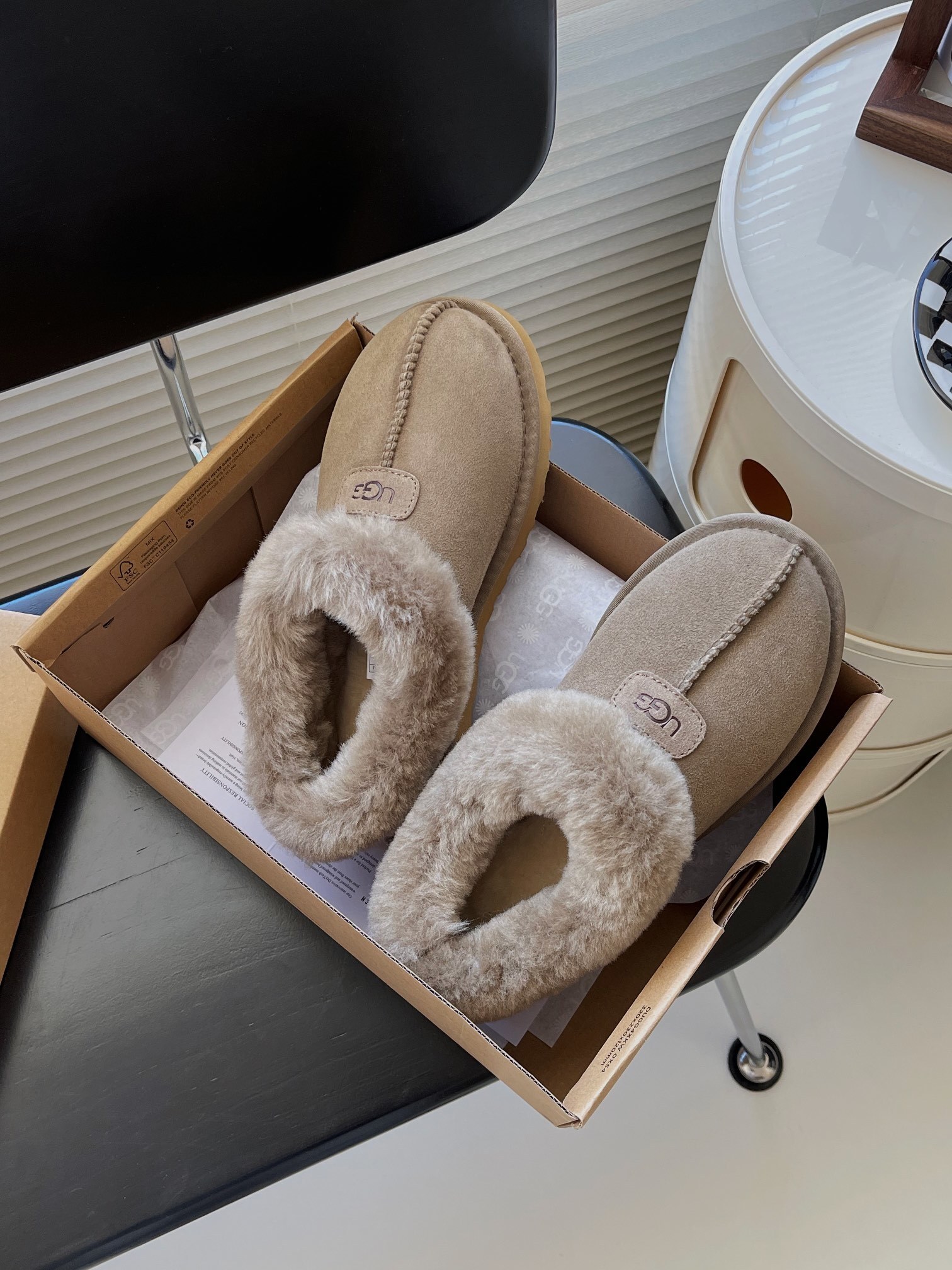 52$ new_dh UGG 1134810 EVA  SIZE 35-40 42581034490 UG46 gallery