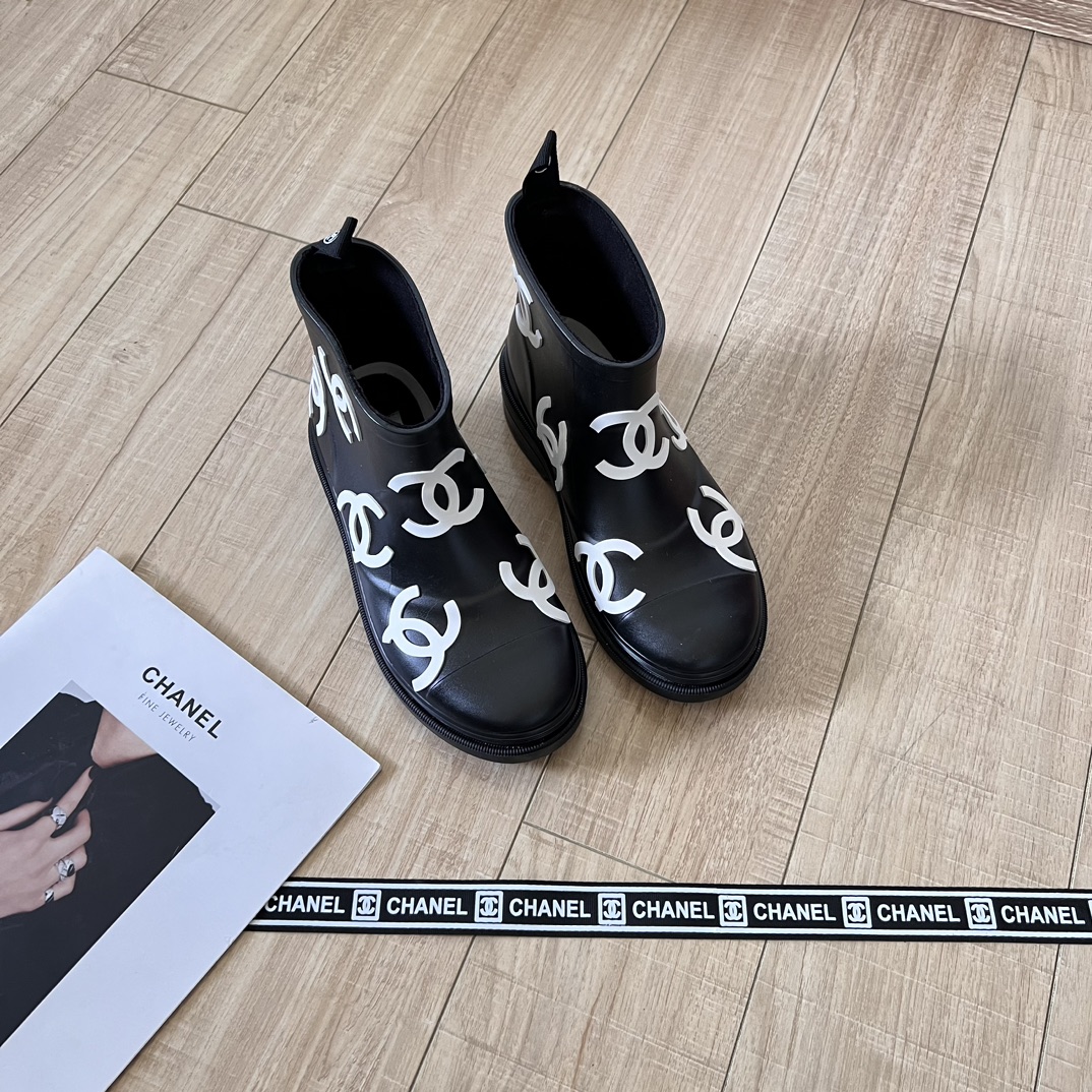54$ CHANEL 2024 SIZE 35-40 43126035743 MJL1X83 gallery