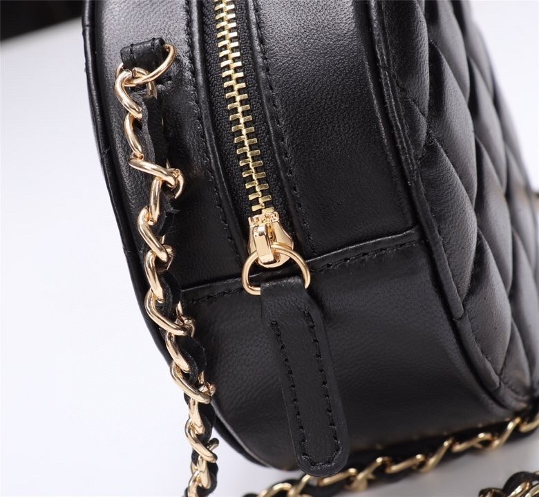 54$ CHANEL 3341 size 12X12X4 cm 337260 BR2174 gallery