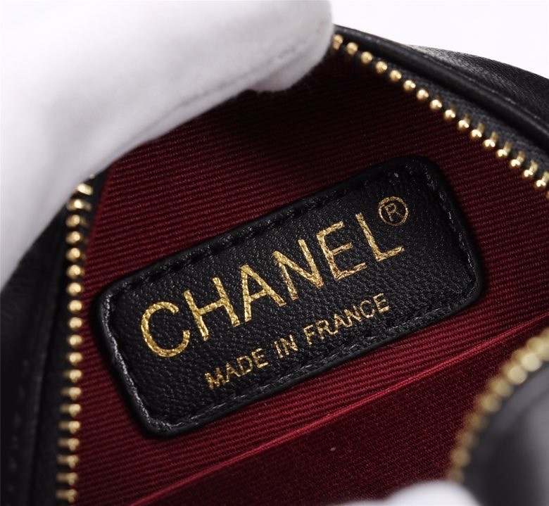 54$ CHANEL 3341 size 12X12X4 cm 337260 BR2174 gallery