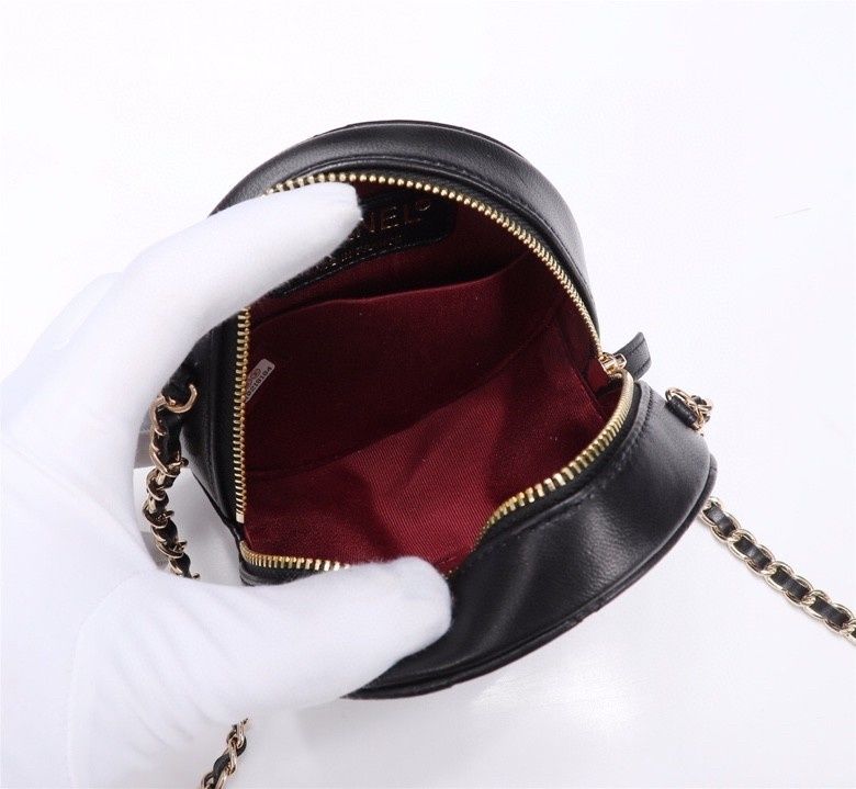 54$ CHANEL 3341 size 12X12X4 cm 337260 BR2174 gallery