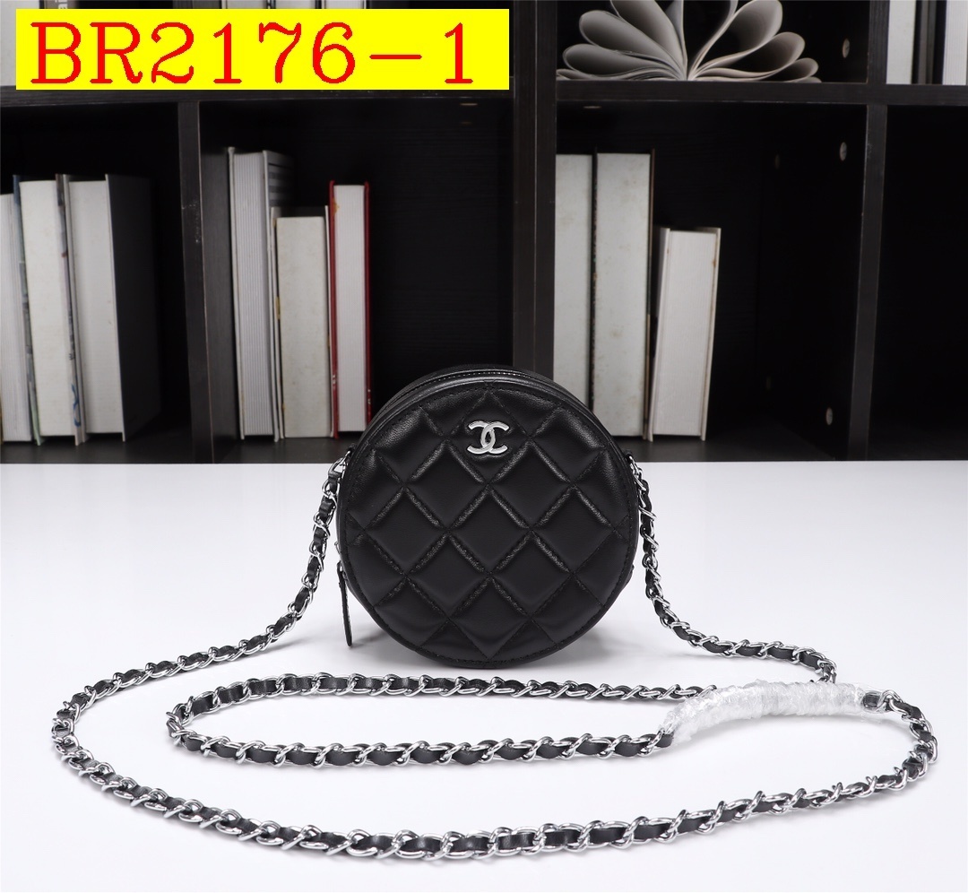 54$ CHANEL 3341 size 12X12X4 cm 433290 BR2176 gallery