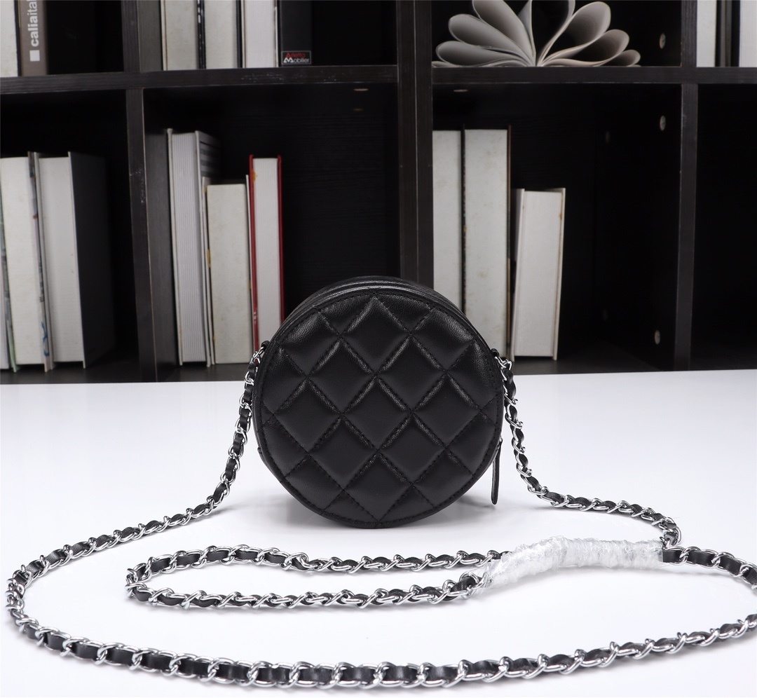 54$ CHANEL 3341 size 12X12X4 cm 433290 BR2176 gallery