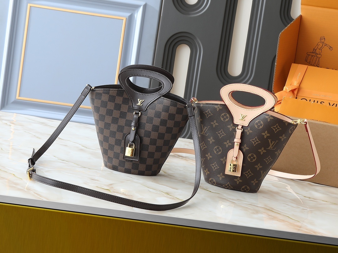 54$ LV Nicolas Ghesquiere Tote bag size 12x18x7 cm 339200 BR2100 gallery