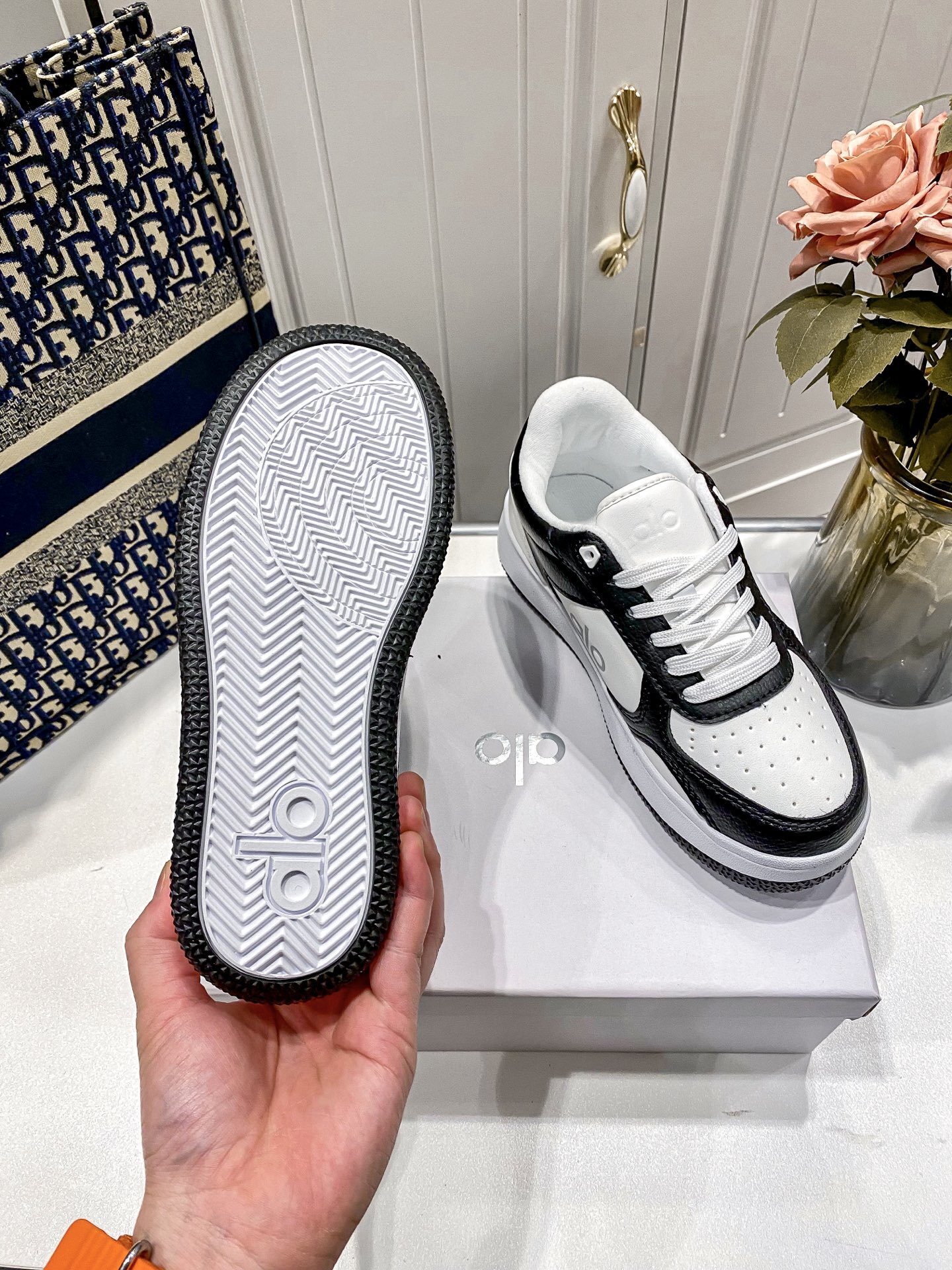 56$ ALO show bdetails size 35-40 823870 MR445 gallery