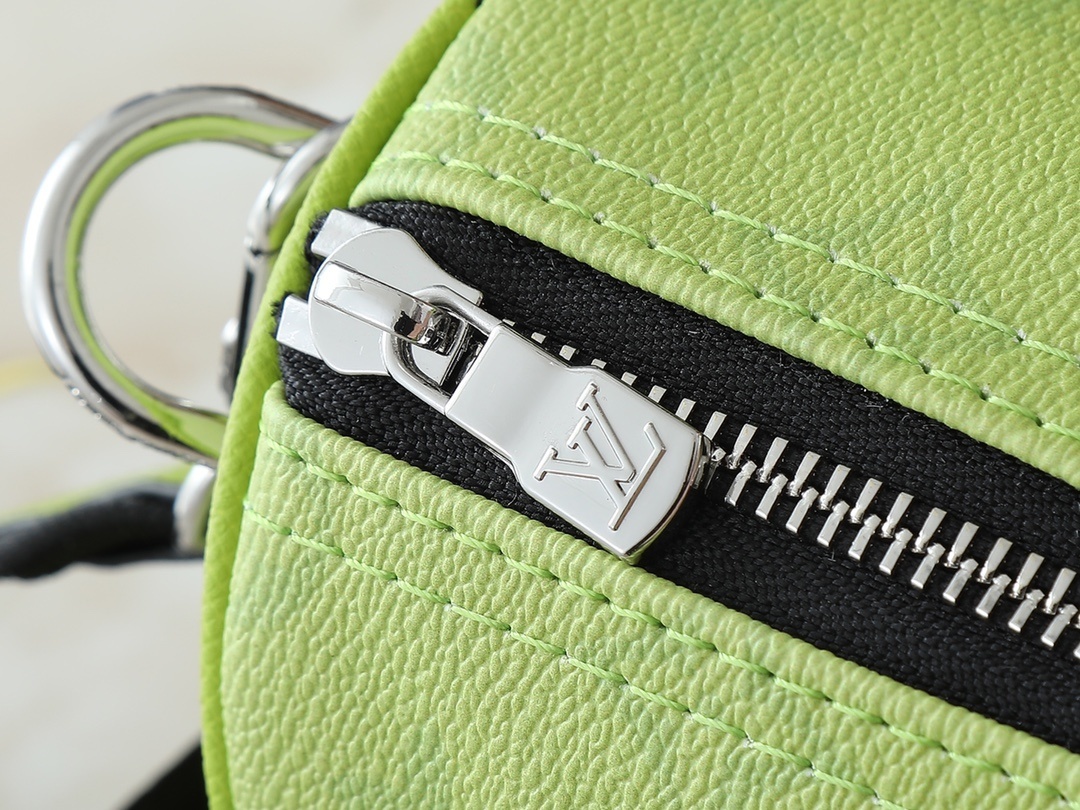 56$ LV Monogram Taurillon Travelling bag size 25x15x11 cm 533230 BR2080 gallery