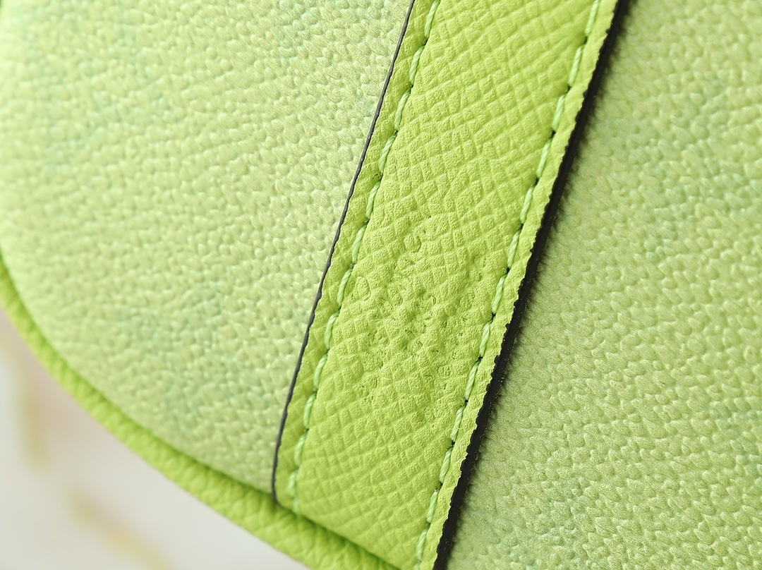 56$ LV Monogram Taurillon Travelling bag size 25x15x11 cm 533230 BR2080 gallery